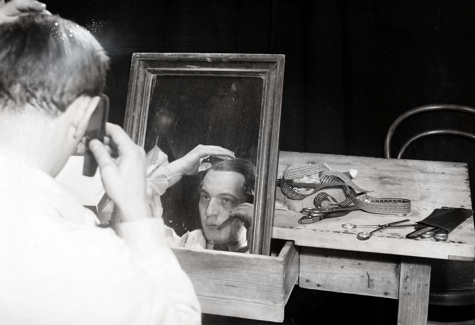 Hungary, parókakészítő műhely., 1936, Bojár Sándor, mirror, wig, Fortepan #177286