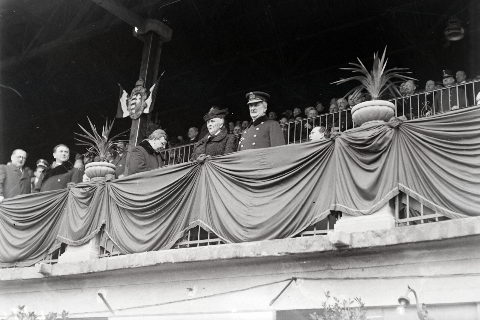 Hungary, Budapest X., Albertirsai út, Mezőgazdasági kiállítás lovaspályája. Horthy Miklós kormányzó és felesége a nagytribünön., 1939, Bojár Sándor, Budapest, Fortepan #177308