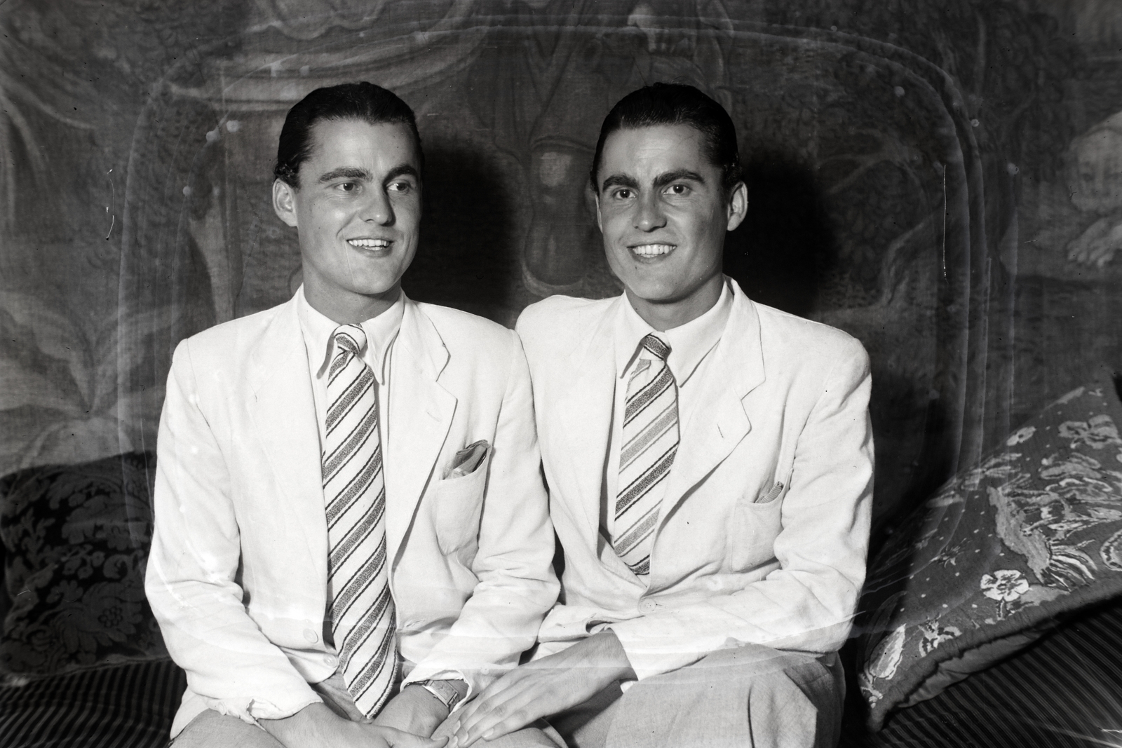 Hungary, Olgyay Aladár és Olgyay Viktor építészek., 1941, Bojár Sándor, tie, double portrait, brothers, twins, Fortepan #177366