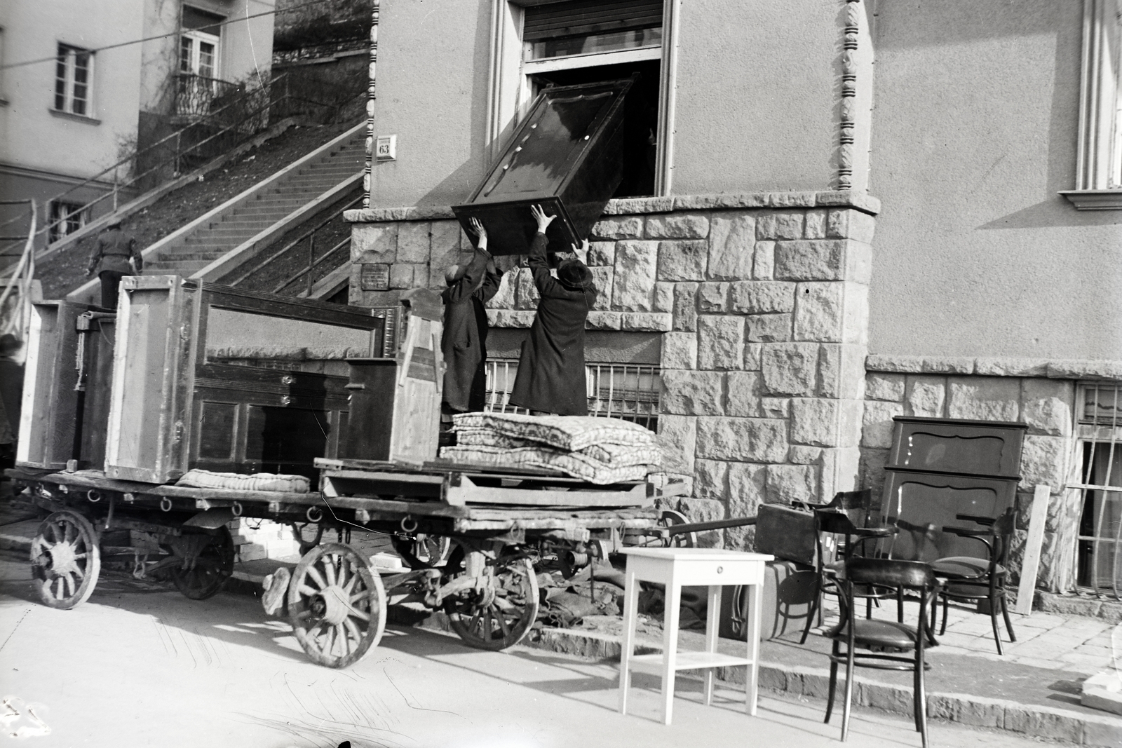 Hungary, Budapest I., Logodi utca 63. számú ház a Jávorka Sándor lépcsőnél., 1936, Bojár Sándor, moving, Budapest, Fortepan #177377