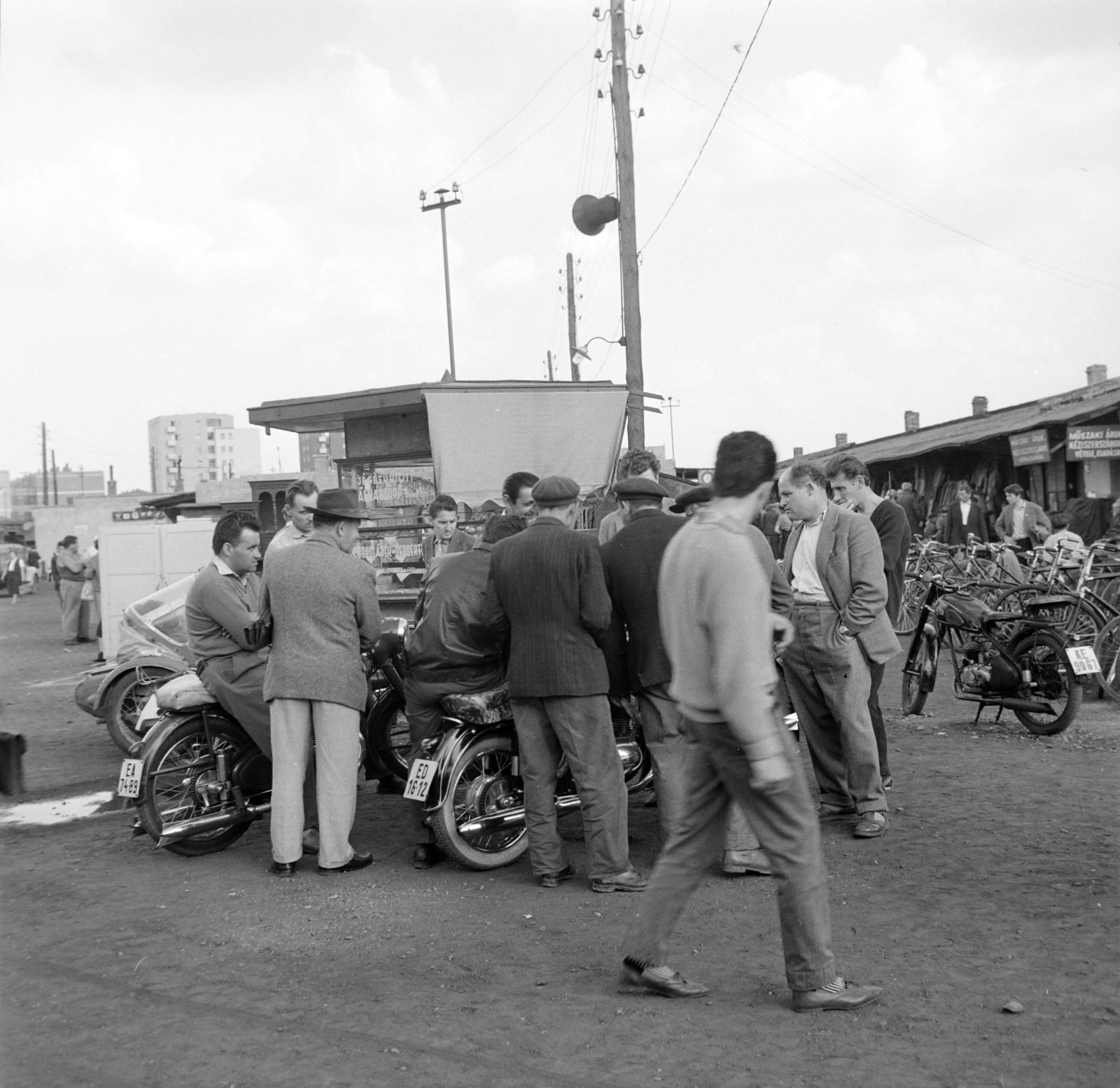 Magyarország, Budapest IX., Ecseri úti használtcikk piac., 1962, Bojár Sándor, Budapest, Fortepan #177455