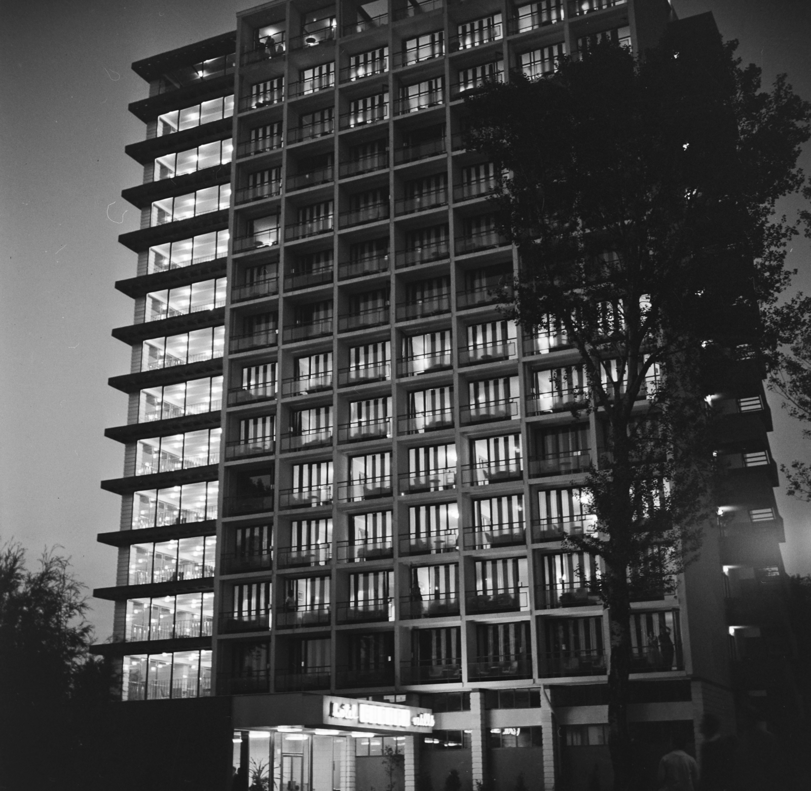 Hungary,Lake Balaton, Siófok, Petőfi sétány, Európa Szálló., 1966, Bojár Sándor, hotel, Fortepan #177491