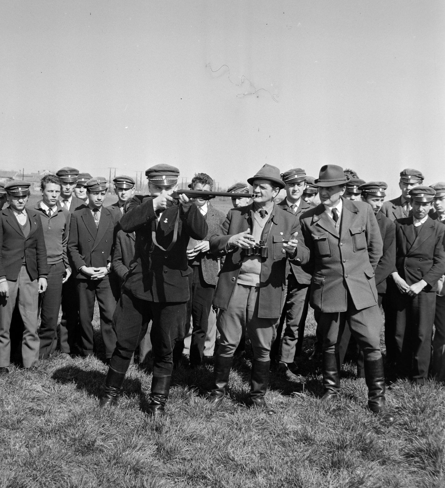 Hungary, Balatonfenyves, a hivatásos vadászképző iskola tanulói gyakorlaton., 1965, Bojár Sándor, Fortepan #177586