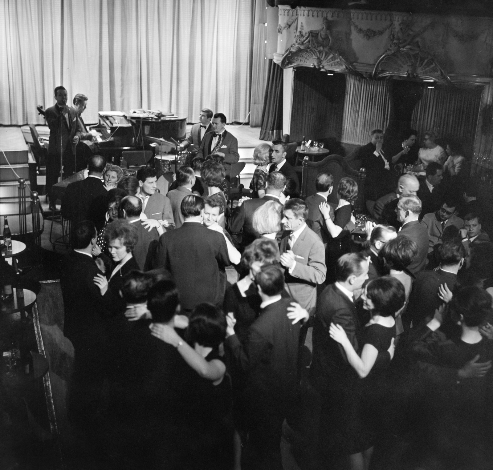 Magyarország, Budapest VI., Nagymező utca 17., Budapest Táncpalota (Moulin Rouge)., 1965, Bojár Sándor, Budapest, Fortepan #177618