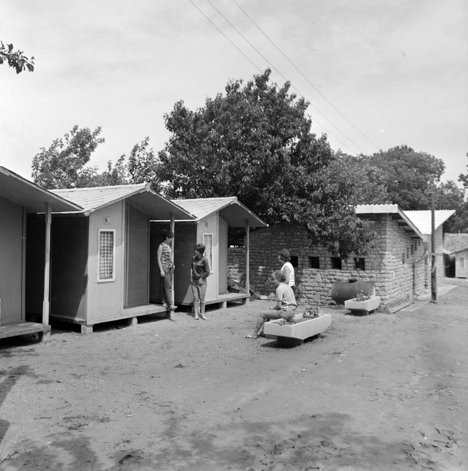 Hungary, Verőce, az Express Diák és Ifjúsági Üdülőtábor faházai., 1965, Bojár Sándor, Fortepan #177632