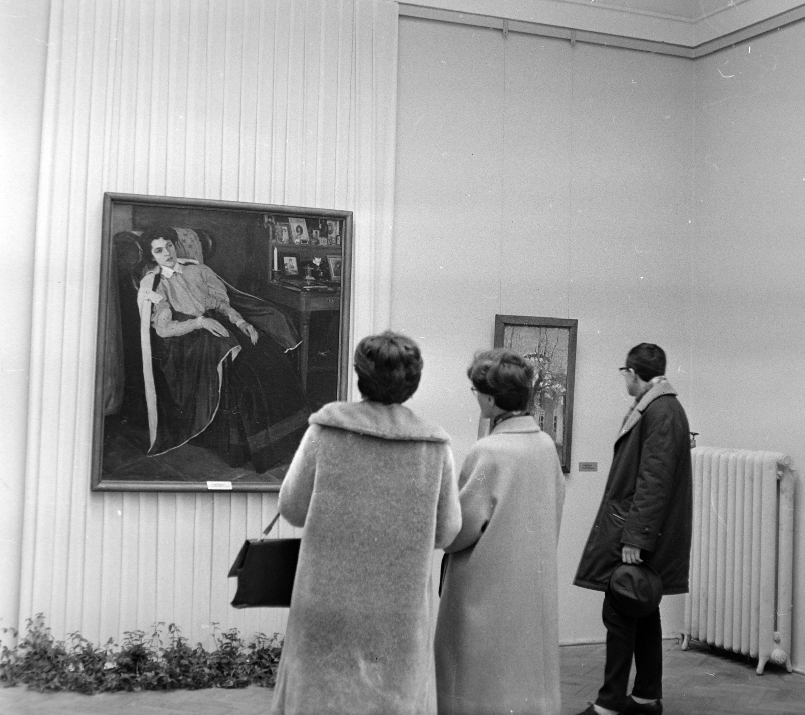 Russia, Moscow, Tretyakov Képtár. Mihail Vasziljevics Nyesztyerov festőművész alkotása, a lányáról 1905-ben festett portré., 1964, Bojár Sándor, radiator, painting, exhibition, Fortepan #177668