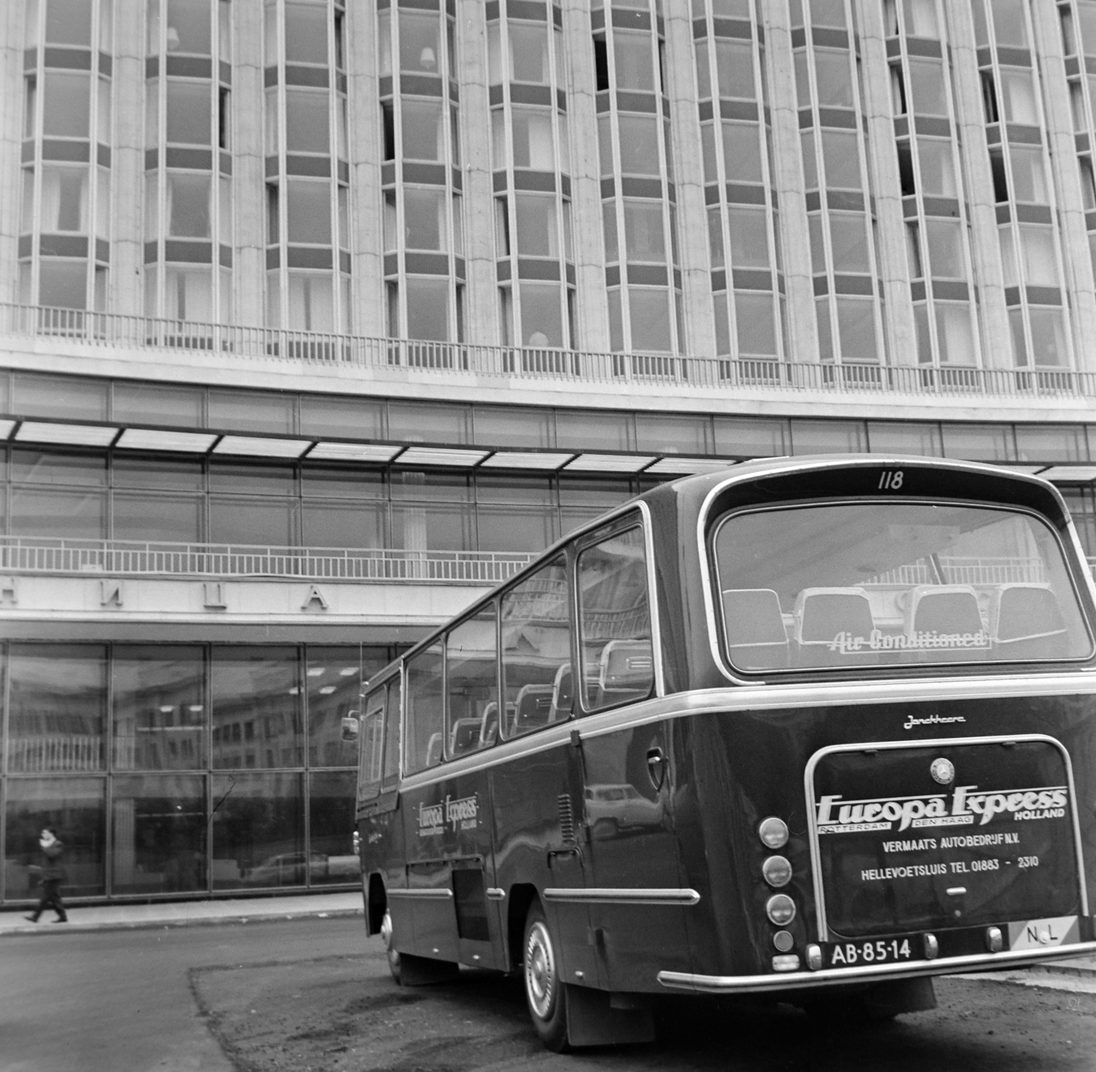 Russia, Moscow, a felvétel a Rosszija szálló előtt készült., 1968, Bojár Sándor, Soviet Union, Fortepan #177677