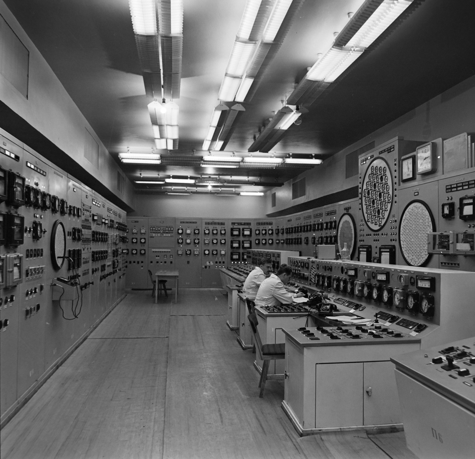 Russia, Novovoronezh, Novovoronyezsi Atomerőmű, vezérlőterem., 1964, Bojár Sándor, Soviet Union, nuclear power, control room, control panel, Fortepan #177745