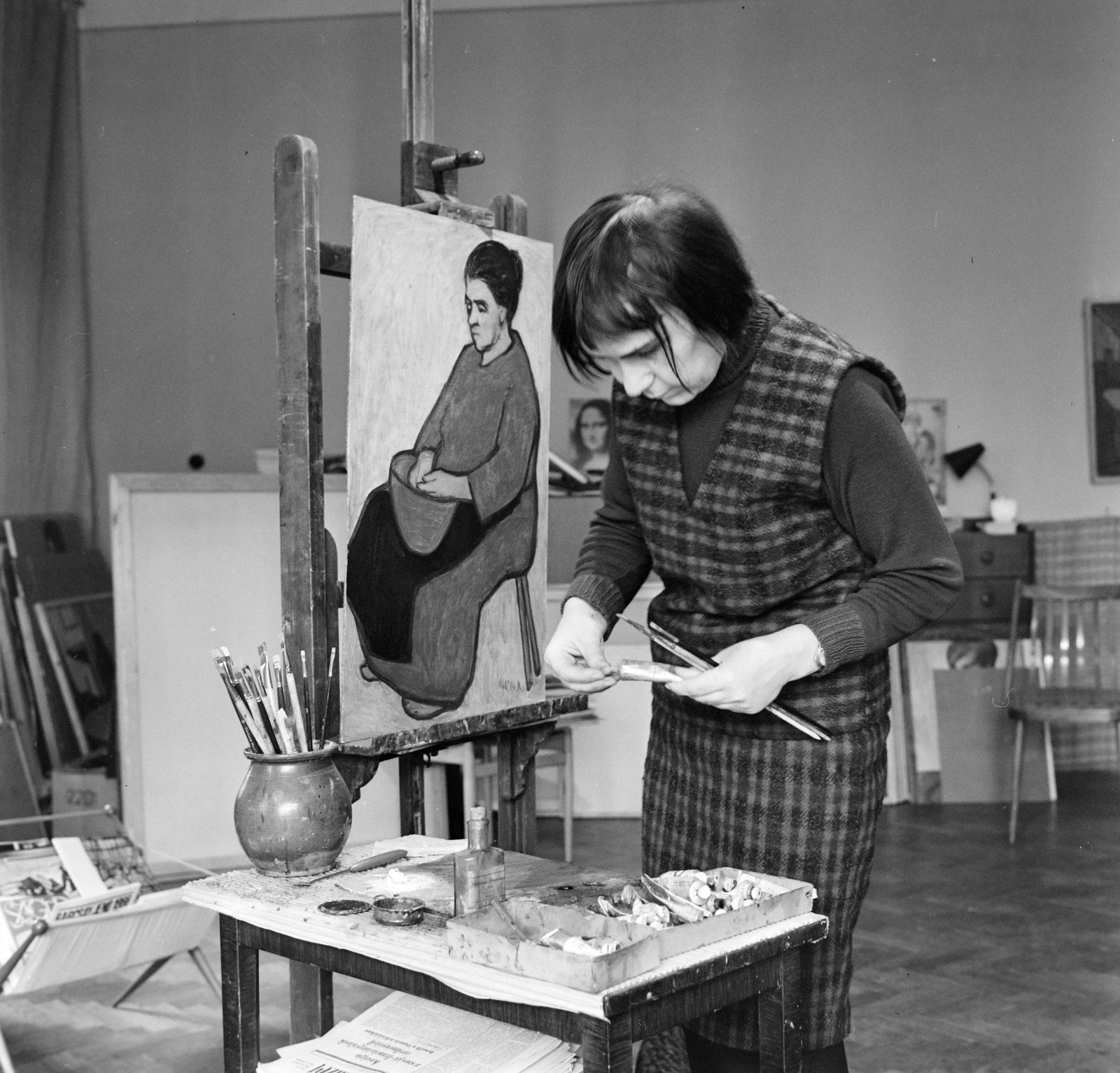 Hungary, Gyula, Koszta Rozália festőművésznő, mögötte A babfejtő című festmény., 1967, Bojár Sándor, Fortepan #177939