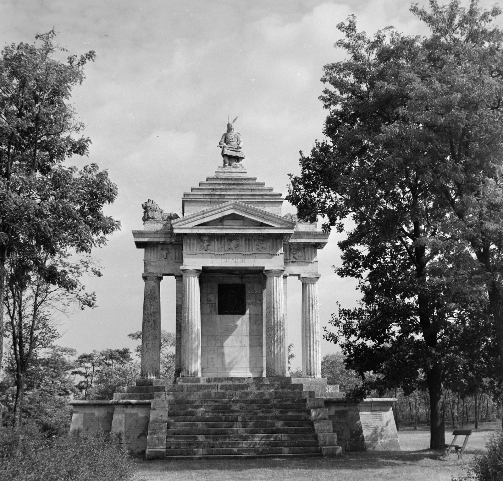 Hungary, Ópusztaszer, (Sövényháza), Árpád-emlékmű a későbbi Nemzeti Történeti Emlékpark területén., 1964, Bojár Sándor, Fortepan #178030