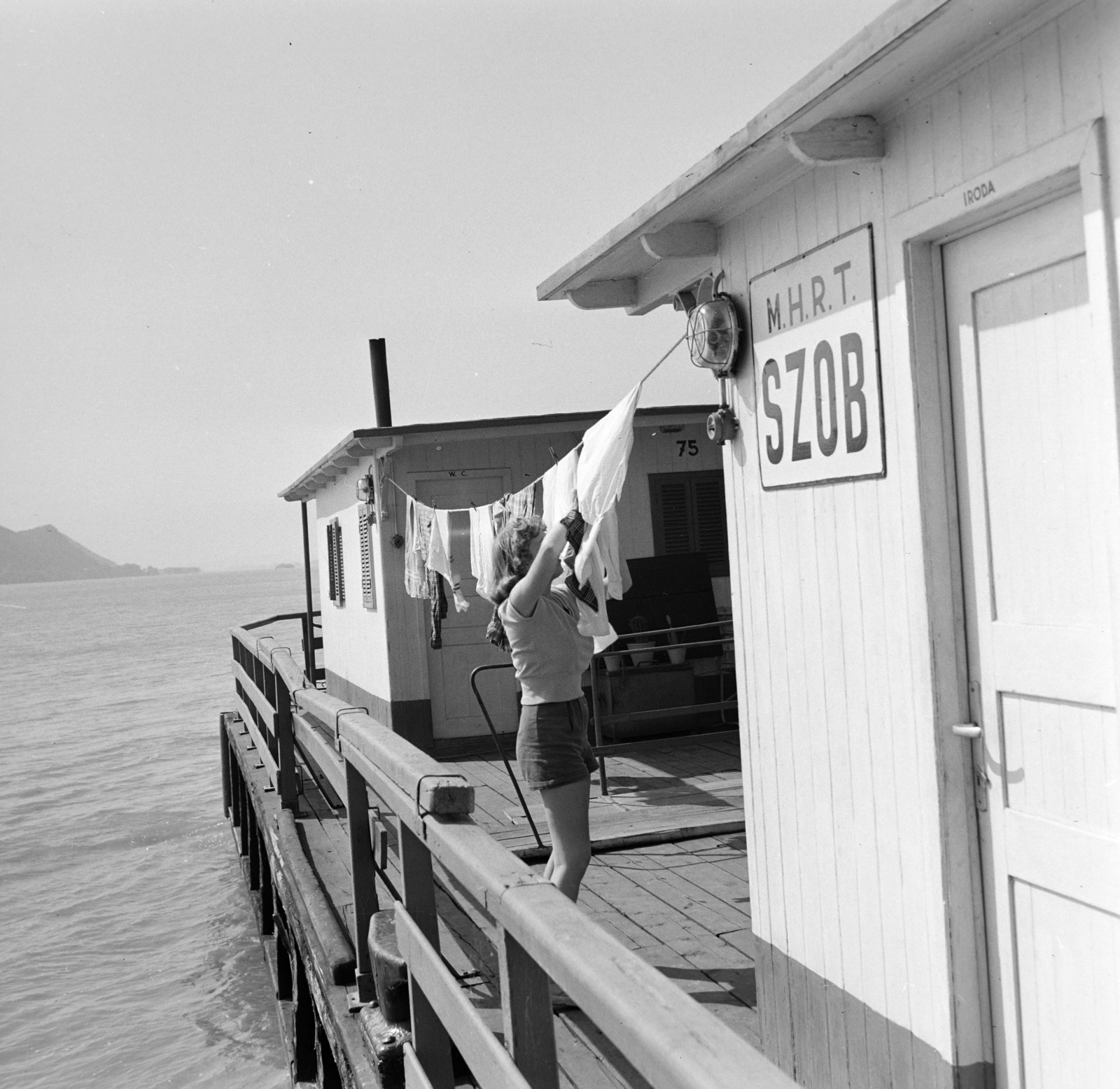 Hungary, Szob, hajóállomás., 1961, Bojár Sándor, hanging clothes, Fortepan #178177