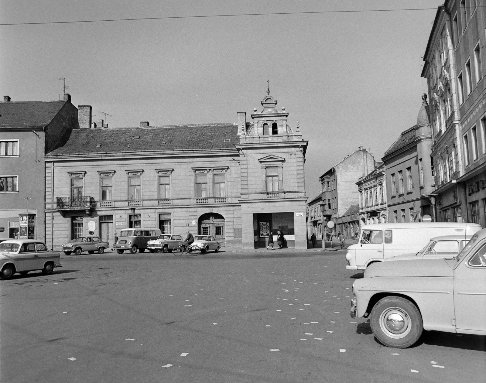 Hungary, Szombathely, Fő (Köztársaság) tér a Kőszegi utca felé nézve., 1965, Bojár Sándor, Barkas-brand, Fortepan #178347