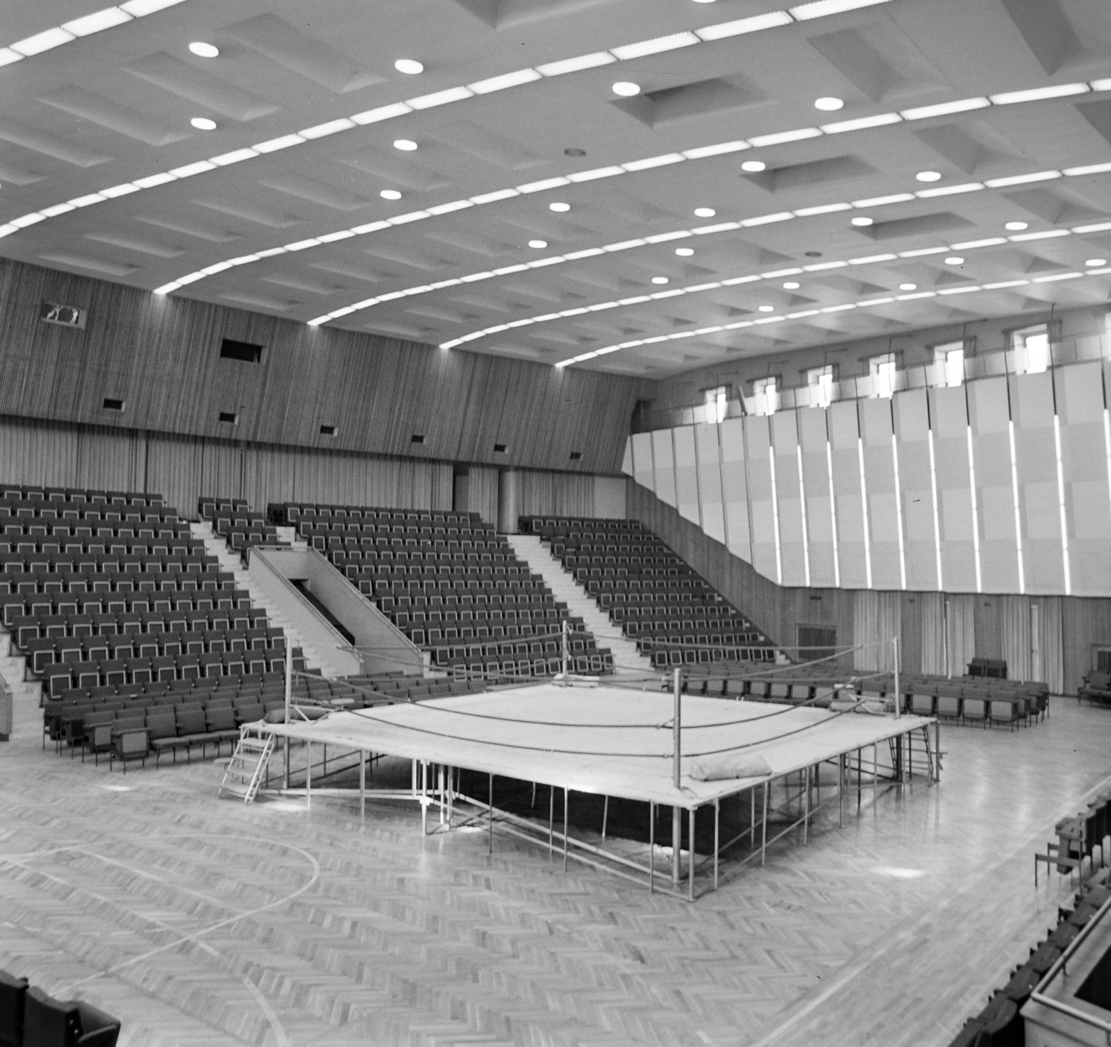 Magyarország, Szombathely, Március 15. tér, Művelődési és Sportház., 1965, Bojár Sándor, nézőtér, Károlyi Antal-terv, Fortepan #178358