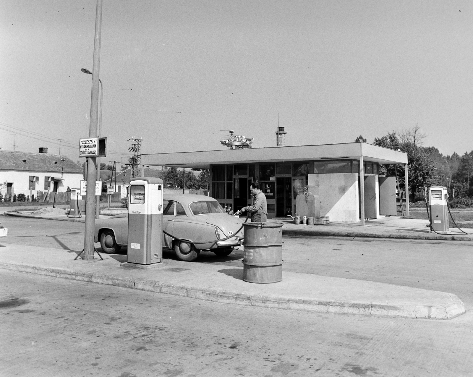 Hungary, Szombathely, Rumi út, benzinkút., 1965, Bojár Sándor, gas station, Mineral Oil Distributing Corporation, Fortepan #178367