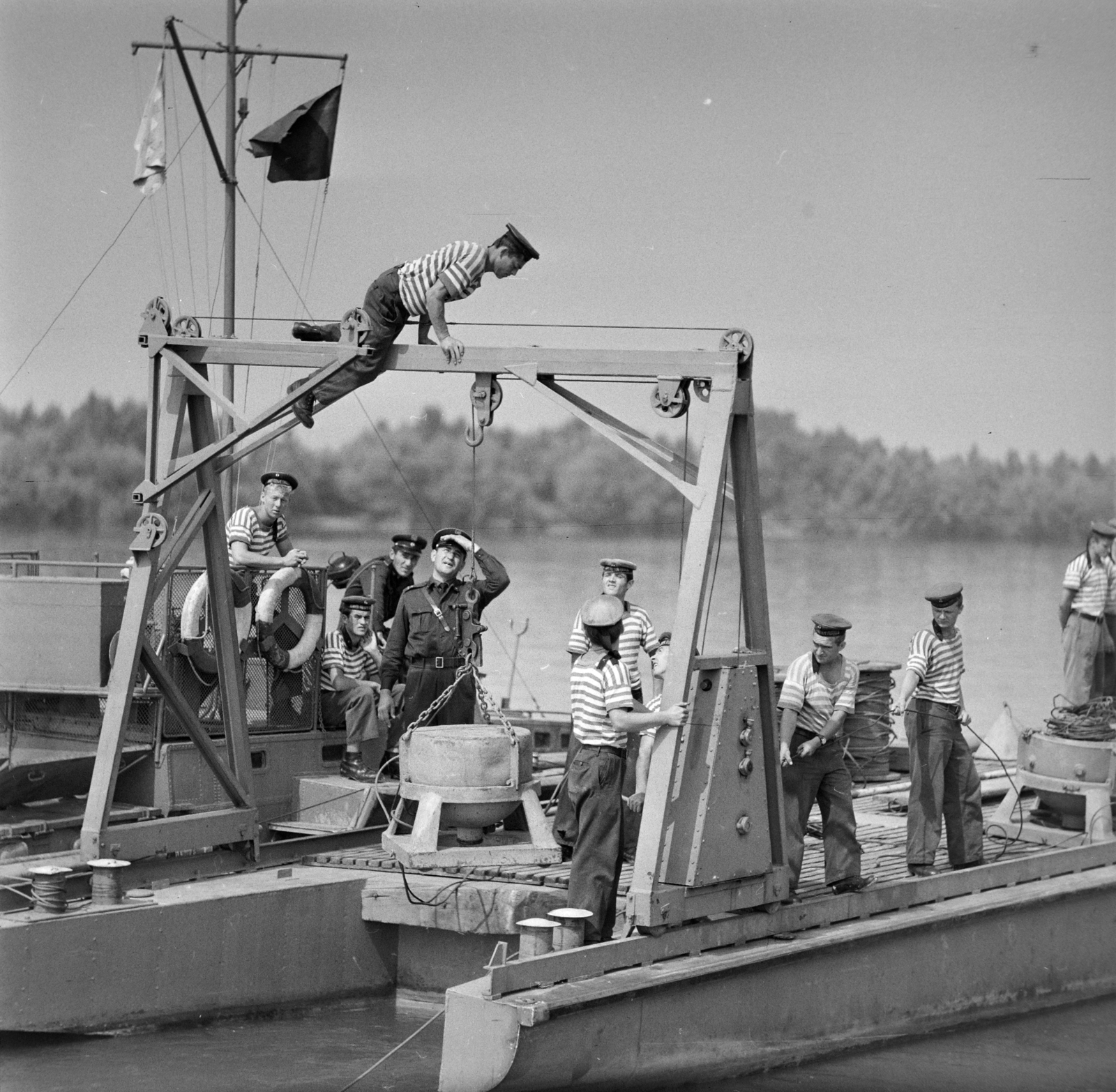 Magyarország, Budapest IV., a Honvéd Folyami Flottilla egységei a Dunán., 1965, Bojár Sándor, Budapest, Fortepan #178474