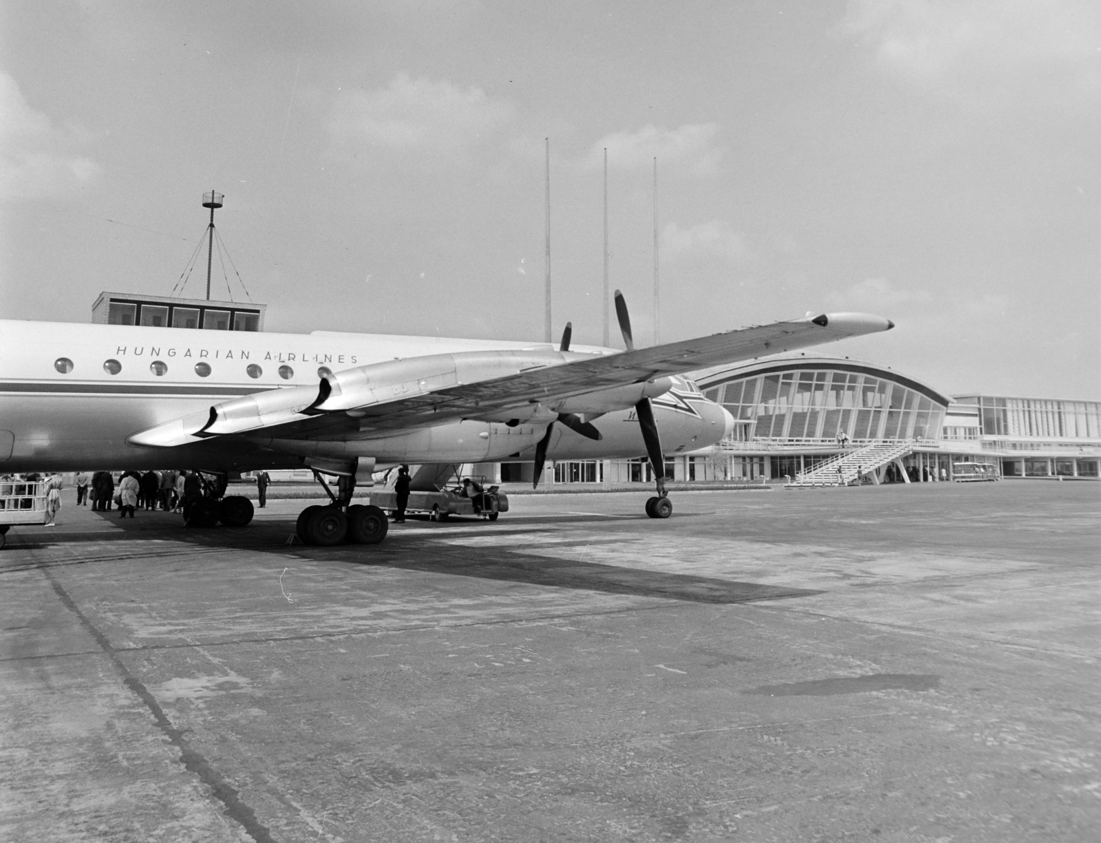 Ukraine, Kyiv, Il-18-as típusú repülőgép, a MALÉV menetrend szerinti járata, a Boriszpili Nemzetközi Repülőtéren., 1965, Bojár Sándor, airplane, Ilyushin-brand, Hungarian Airlines, Fortepan #178524