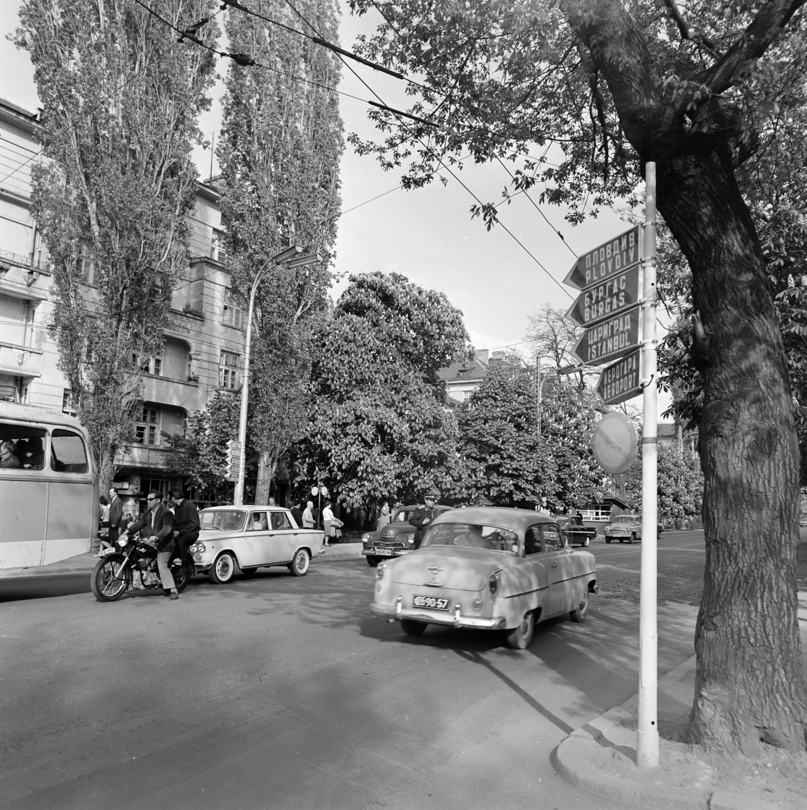 Bulgaria, Sofia, Carigradszko Sosze sugárút az Evlogi i Hriszto Georgiev sugárút sarkától., 1965, Bojár Sándor, Fortepan #178556