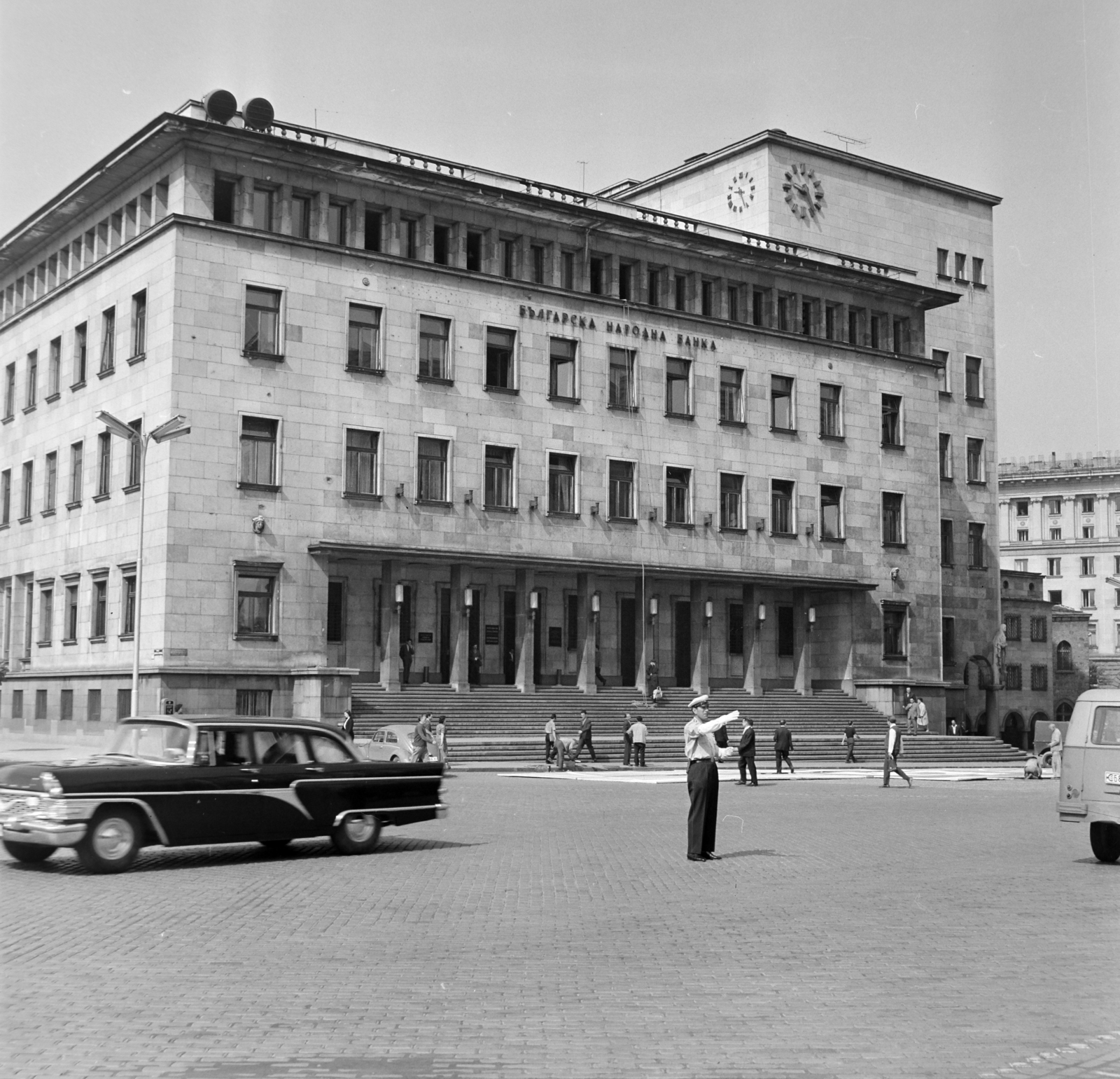 Bulgaria, Sofia, plosad Knjaz Alekszandar I., a Bolgár Nemzeti Bank épülete., 1965, Bojár Sándor, Fortepan #178565