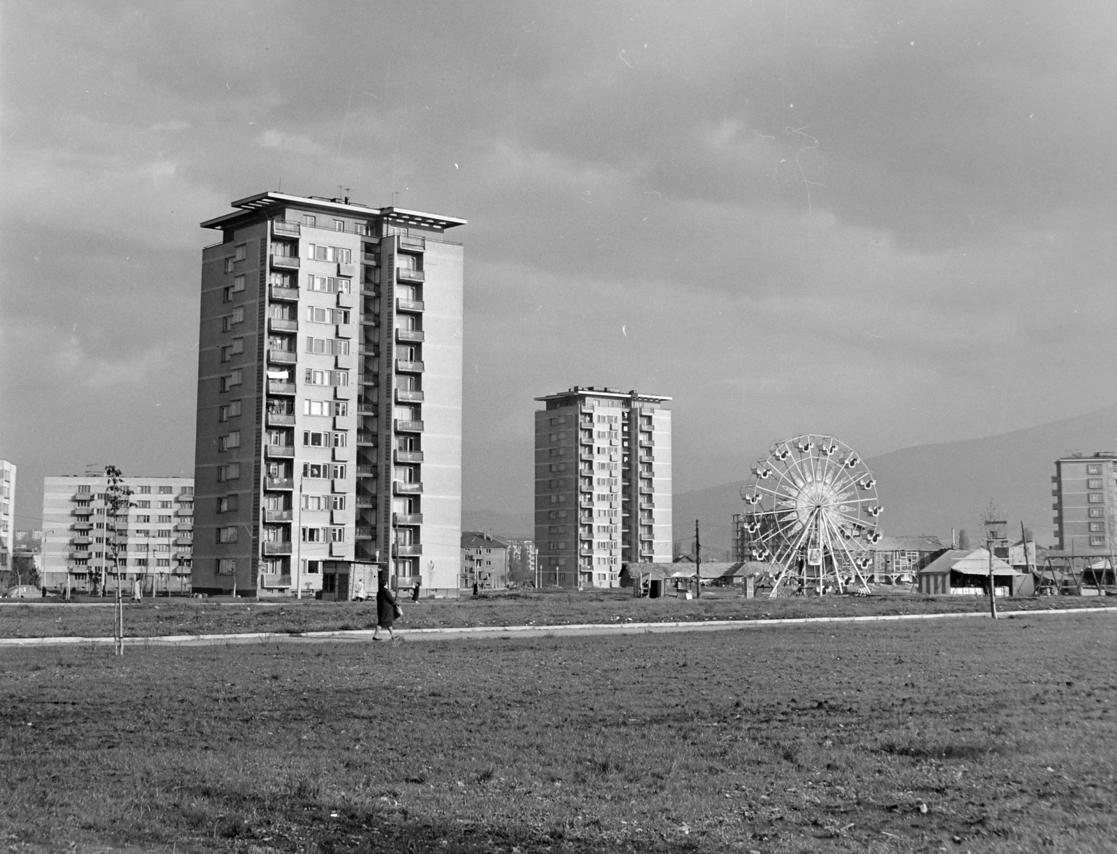 Bulgaria, Sofia, a Vrah Tumba utca épületei a Hippodrom park felől., 1965, Bojár Sándor, Fortepan #178568