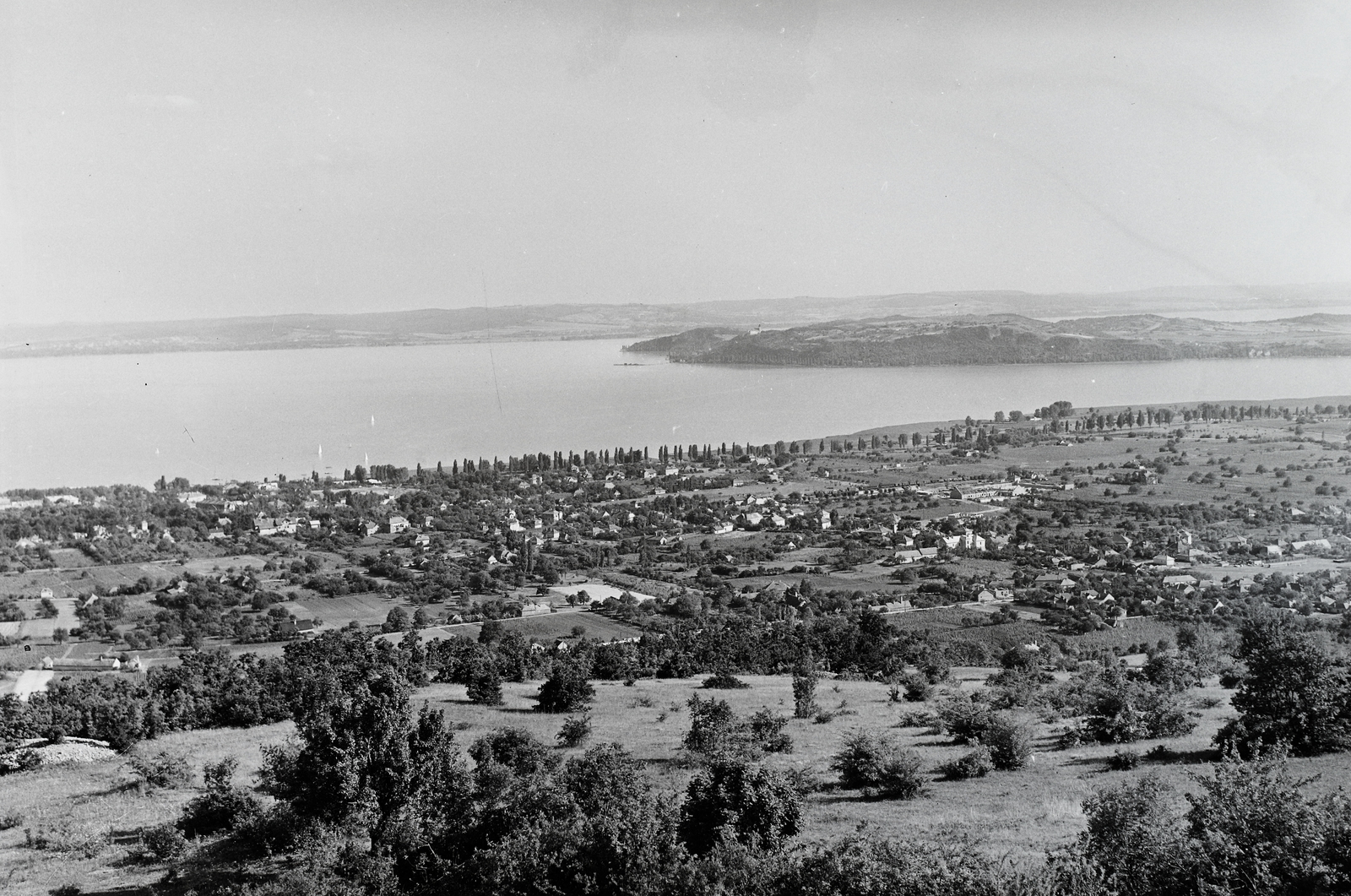 Hungary, Balatonfüred, szemben a Tihanyi-félsziget., 1956, Kotnyek Antal, picture, Fortepan #17857