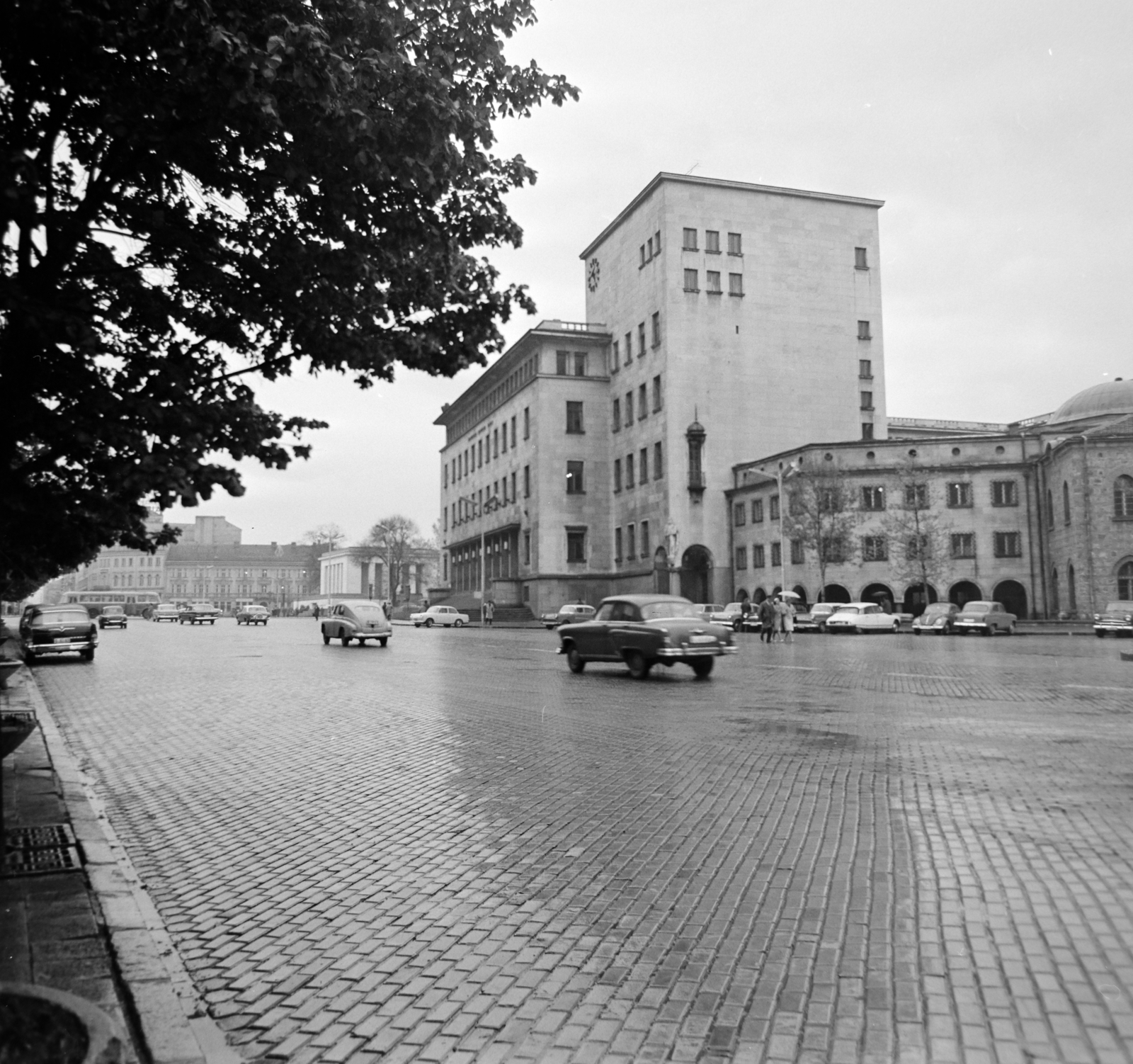 Bulgaria, Sofia, a Bolgár Nemzeti Bank épülete a plosad Nezaviszimoszt (plosad Lenin) felől., 1965, Bojár Sándor, Fortepan #178632