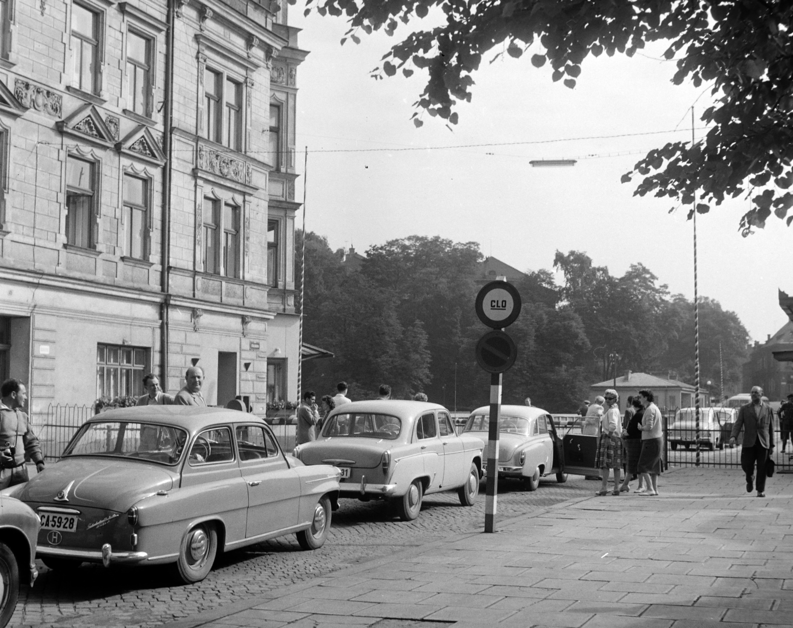 Czech Republik,Poland, Český Těšín,Cieszyn, határátkelő, az Olza folyó feletti Most Przyjaźni (Barátság híd) az ulice Hlavní třída felől a lengyel oldalon lévő ulica Zamkowa felé nézve., 1960, Bojár Sándor, Czechoslovakia, Fortepan #178670