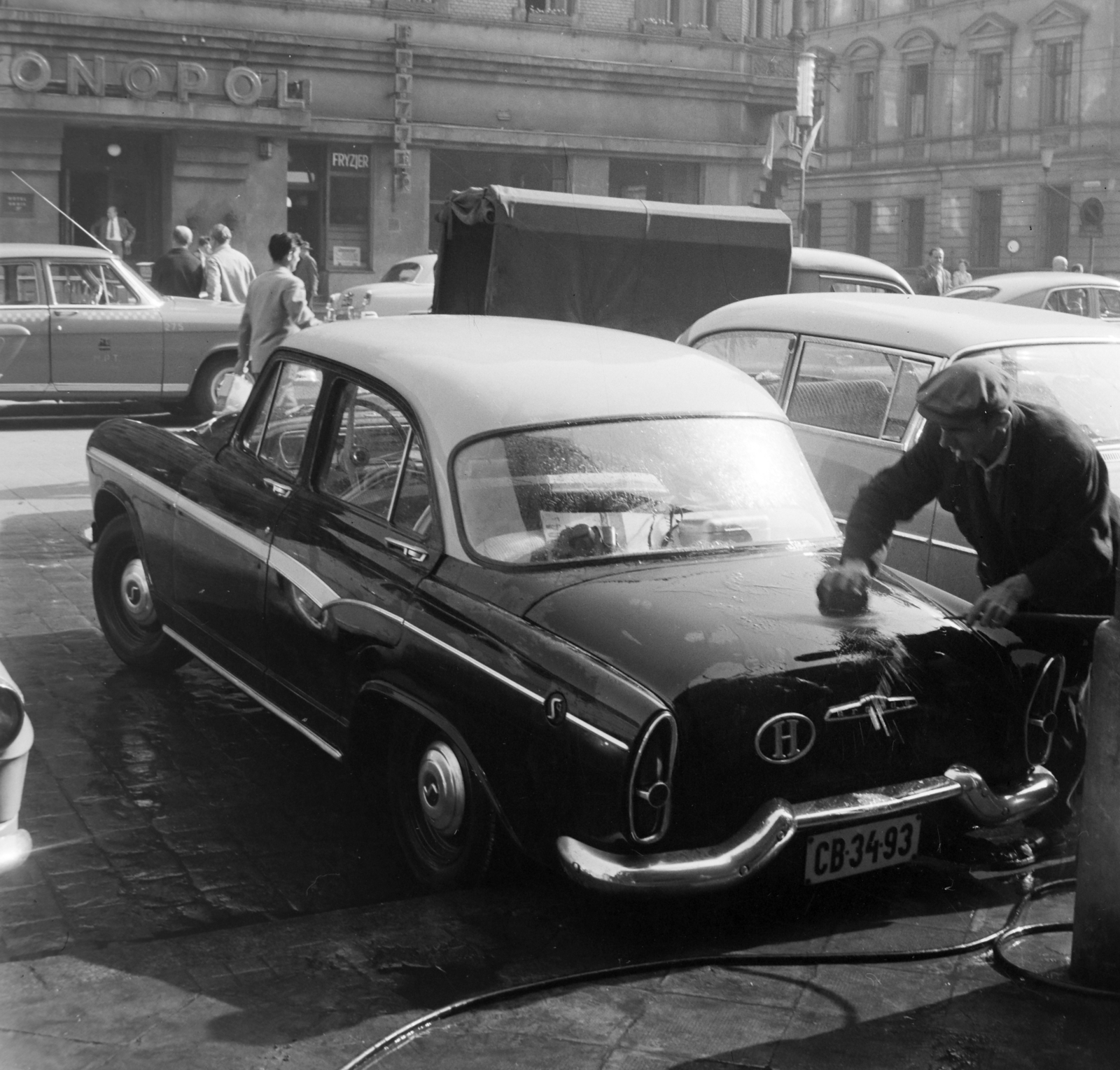 Poland, Katowice, ulica Dworcowa, szemben a Hotel Monopol., 1960, Bojár Sándor, Fortepan #178698