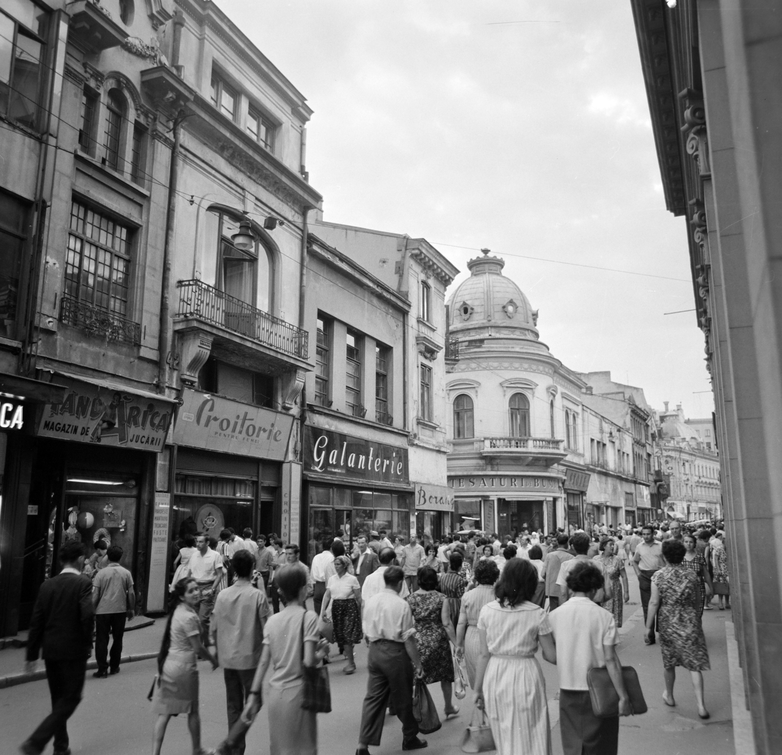 Romania, Bucharest, Strada Lipscani a Strada Șelari felé nézve., 1965, Bojár Sándor, Fortepan #178766