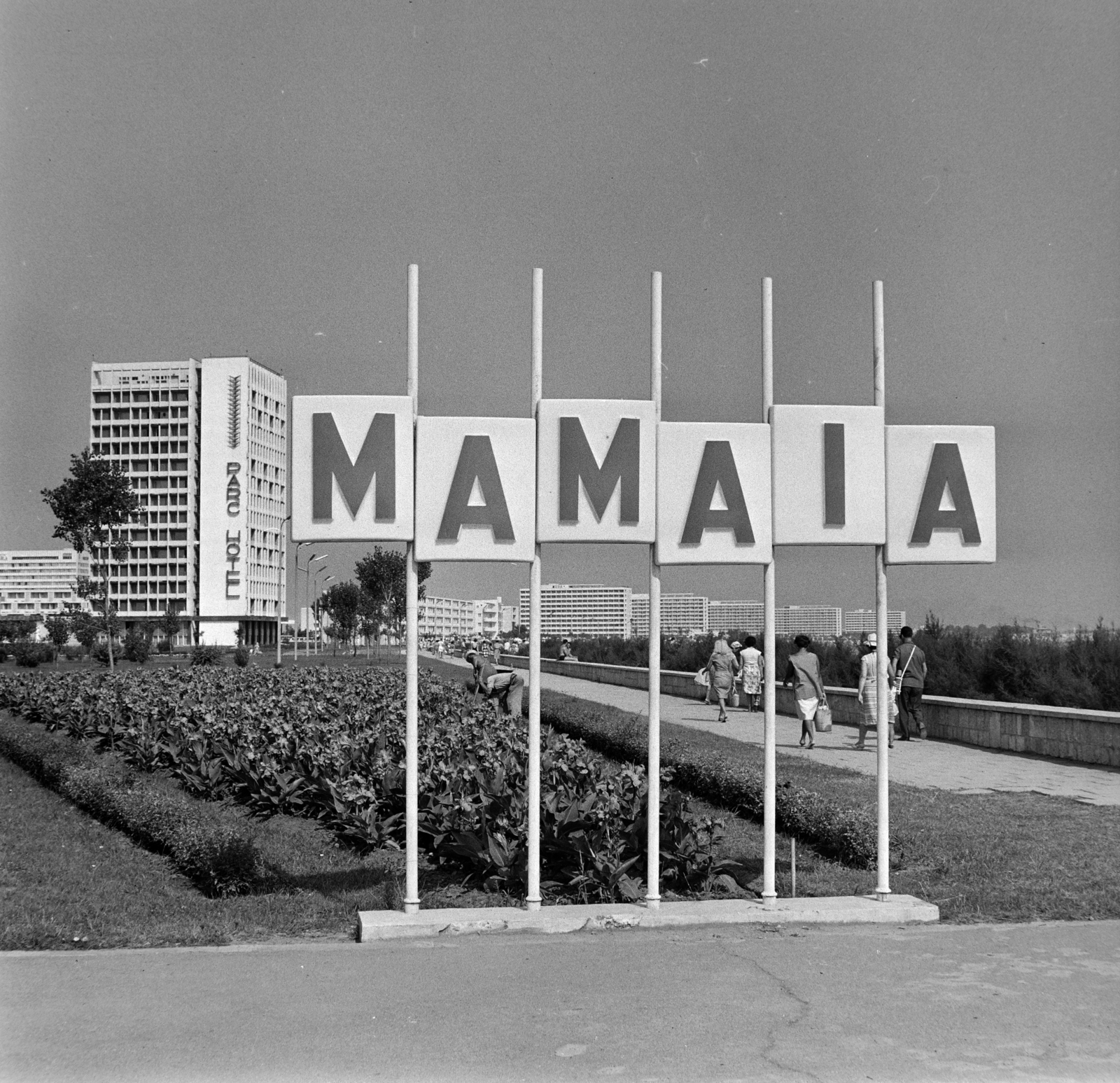 Romania, Constanța, Mamaia, balra a Hotel Park., 1968, Bojár Sándor, label, Fortepan #178783