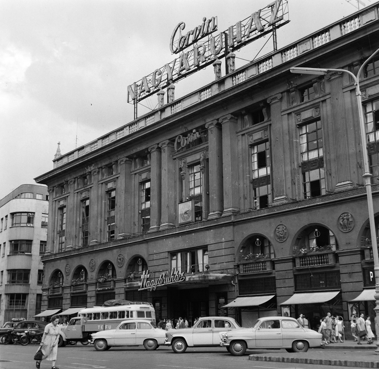 Hungary, Budapest VIII., Blaha Lujza tér, Corvin Áruház., 1960, Bojár Sándor, Budapest, Fortepan #178804