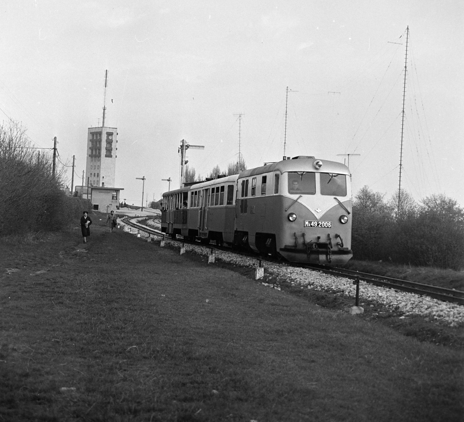 Hungary, untitled, Budapest XII., a Gyermekvasút (Úttörővasút) végállomása, háttérben a TV torony., 1965, Bojár Sándor, Budapest, Fortepan #178857