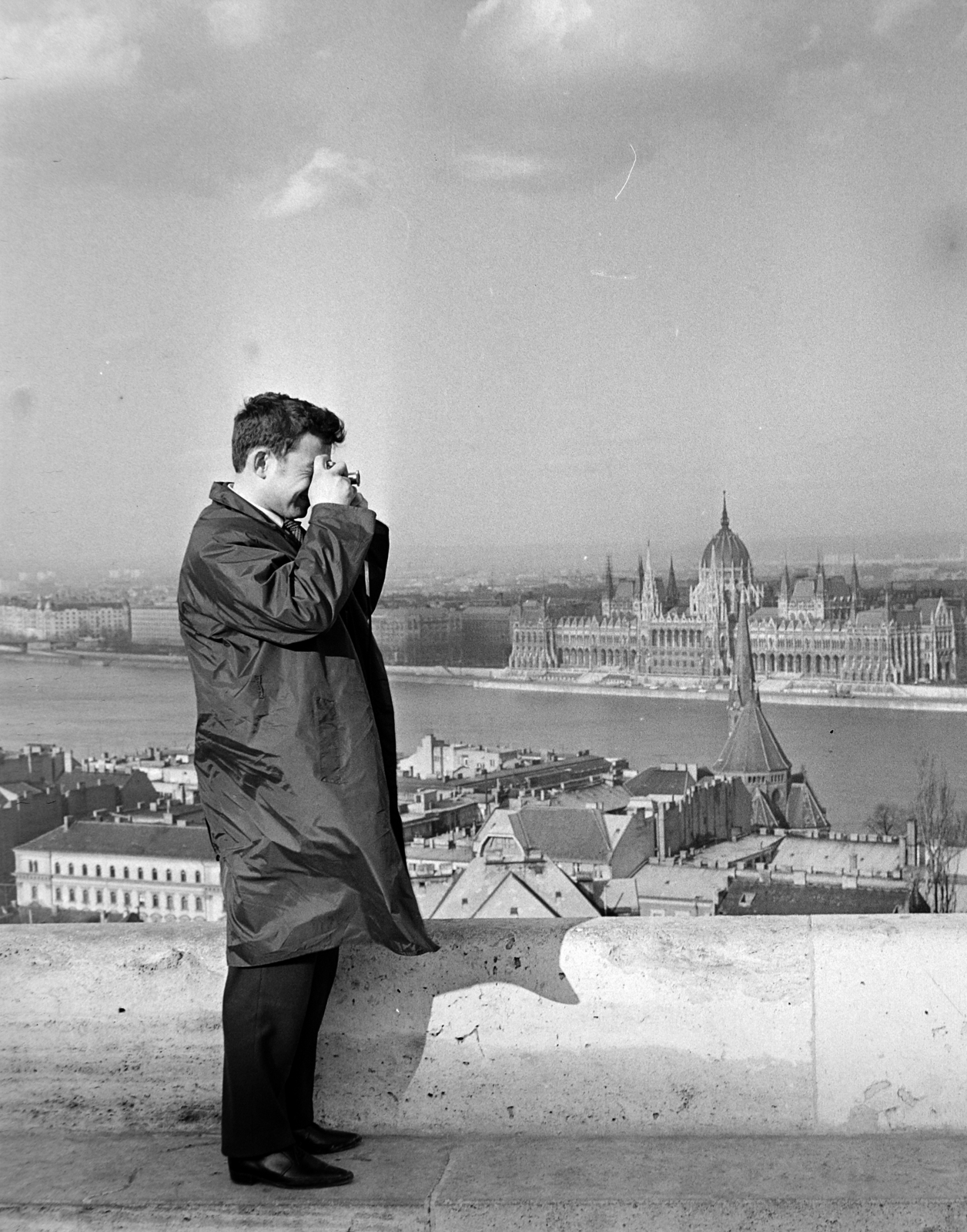 Hungary, Halászbástya, Budapest I., háttérben a Parlament., 1964, Bojár Sándor, photography, nylon fabric jacket, Budapest, Fortepan #178942