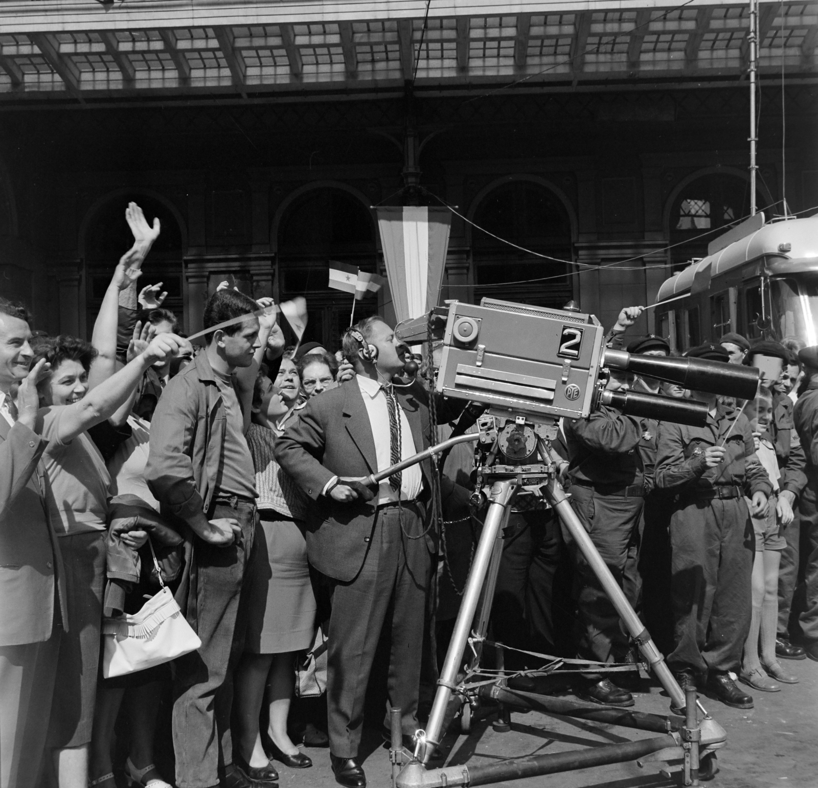 Hungary, Budapest VIII., a Keleti pályaudvar érkezési oldala Josip Broz Tito fogadása alkalmával 1964. szeptember 11-én., 1964, Bojár Sándor, Budapest, Fortepan #178981