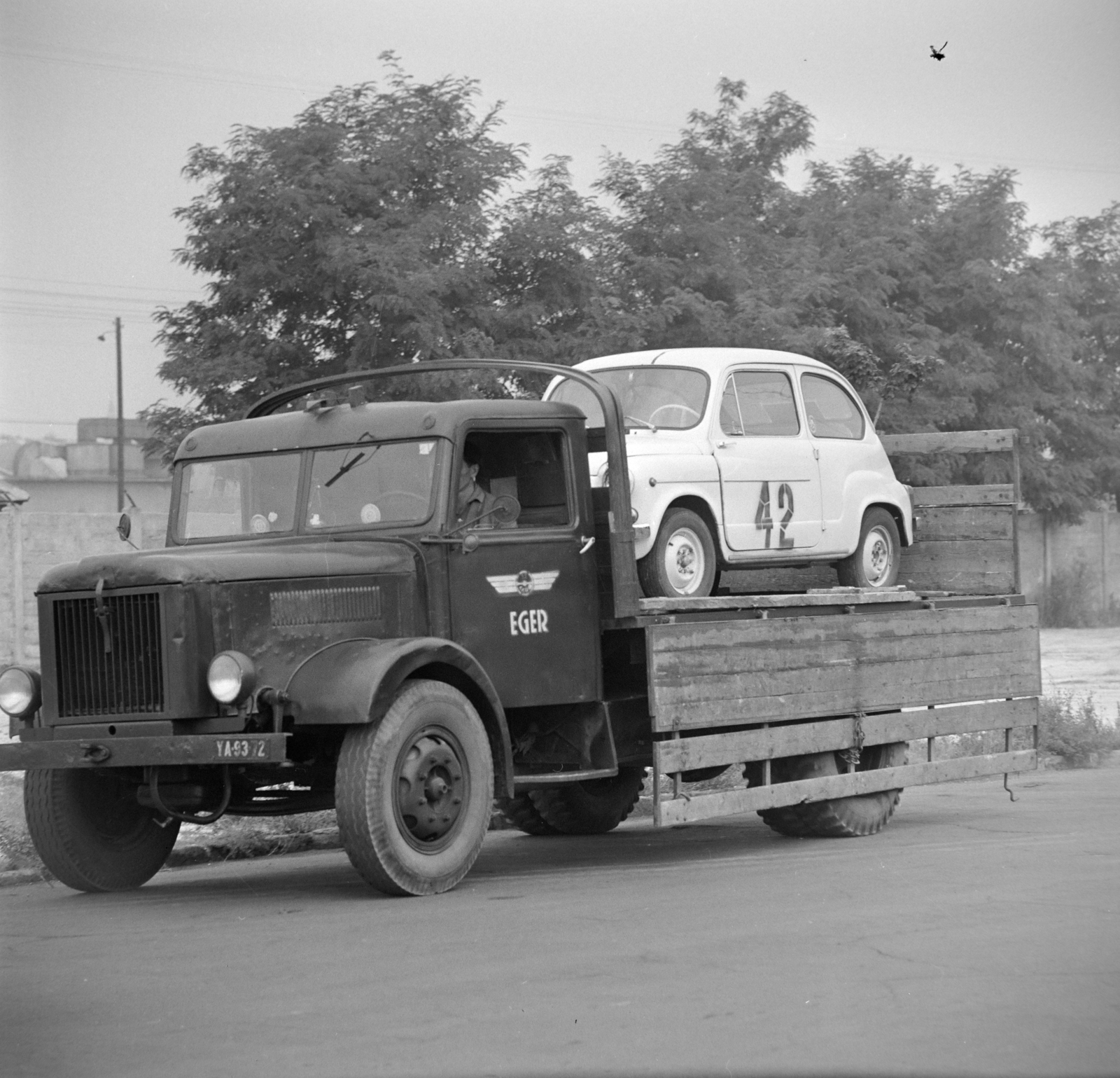 Magyarország, Budapest X., Albertirsai út, az V. Nemzetközi Cordatic Rallye résztvevője., 1965, Bojár Sándor, Budapest, Csepel B-350/D-350, Fiat 600, Fortepan #179015