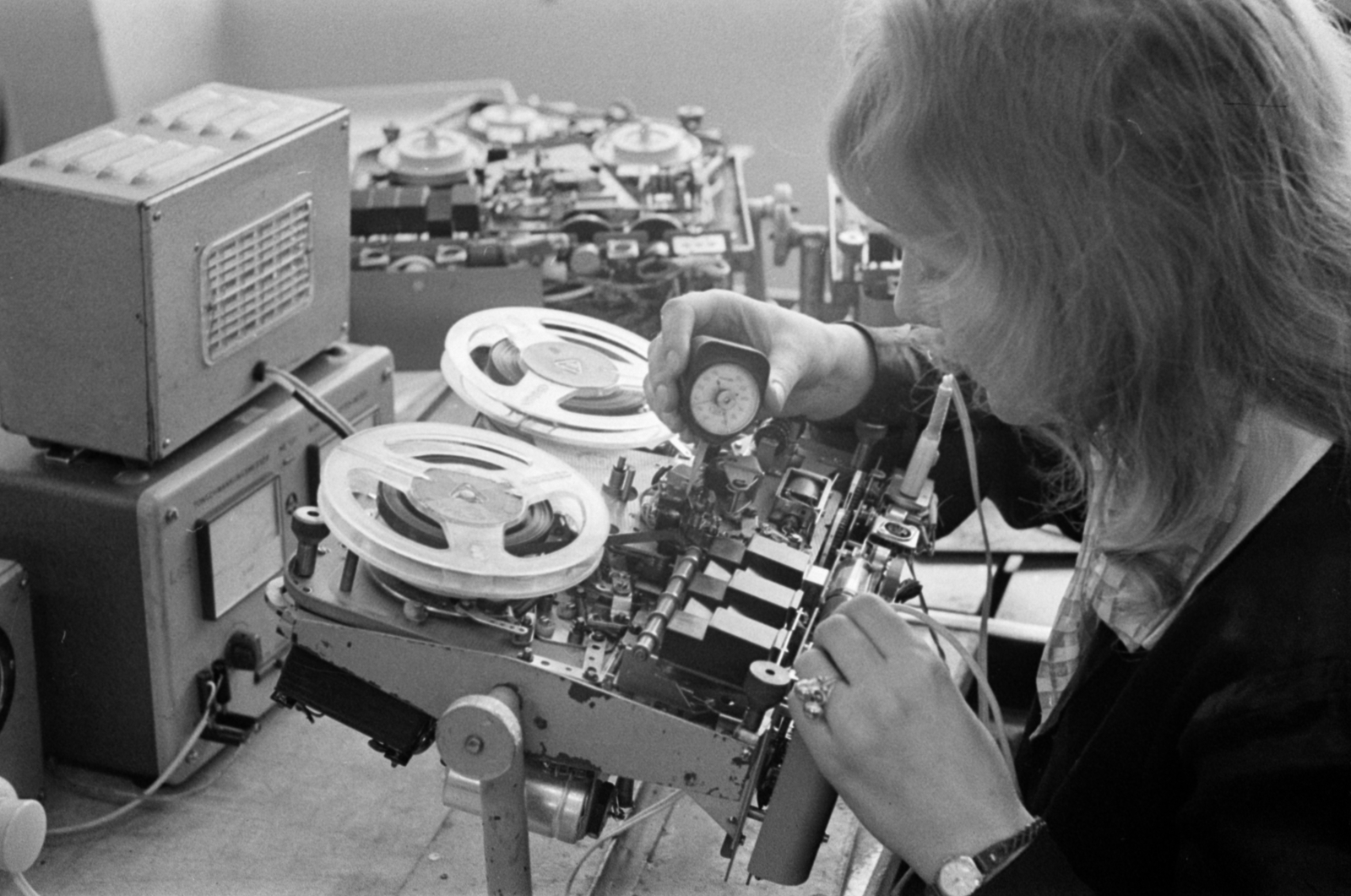 Magyarország, Kecskemét, Szolnoki út 16., a Budapesti Rádiótechnika Gyár (BRG) kecskeméti magnetofongyára., 1966, Bojár Sándor, műszer, műszaki cikk, magyar gyártmány, Fortepan #179182