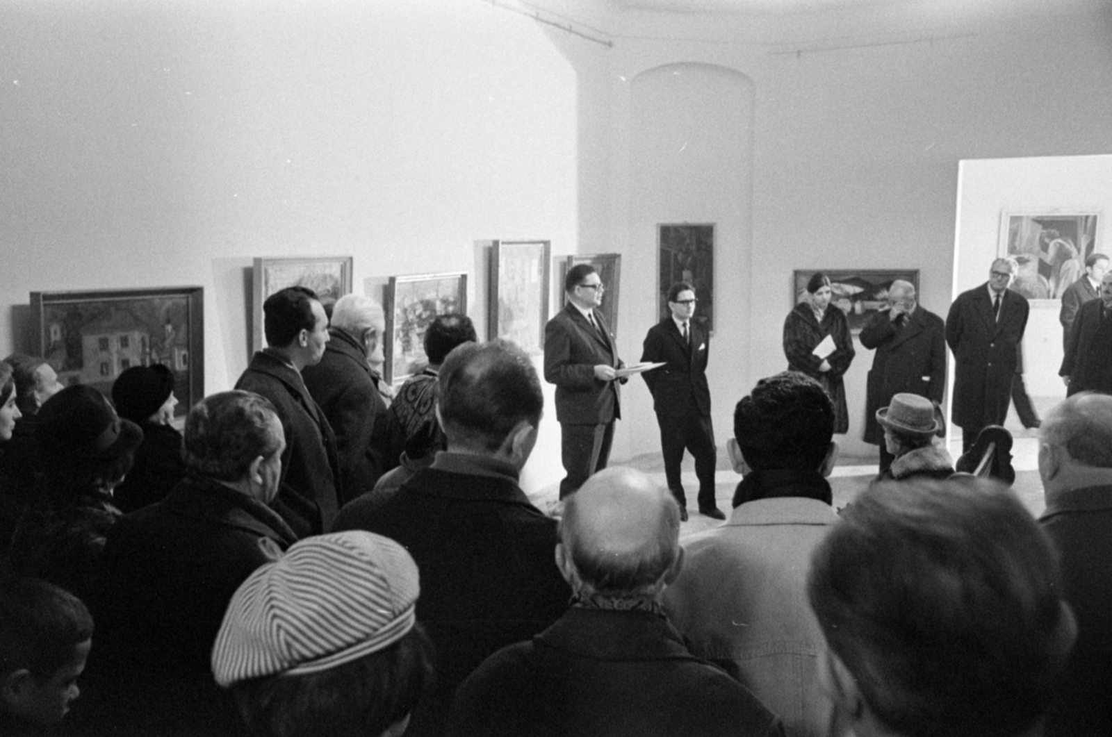 Hungary, Szentendre, Fő (Marx) tér 6., Ferenczy Múzeum. Pest megyei képzőművészek tárlata a KMP megalakulásának 50. évfordulója alkalmából. A kiállítást dr. Csicsay Iván a Pest megyei Tanács elnökhelyettese nyitotta meg 1968. november 24-én., 1968, Bojár Sándor, exhibition, Fortepan #179213