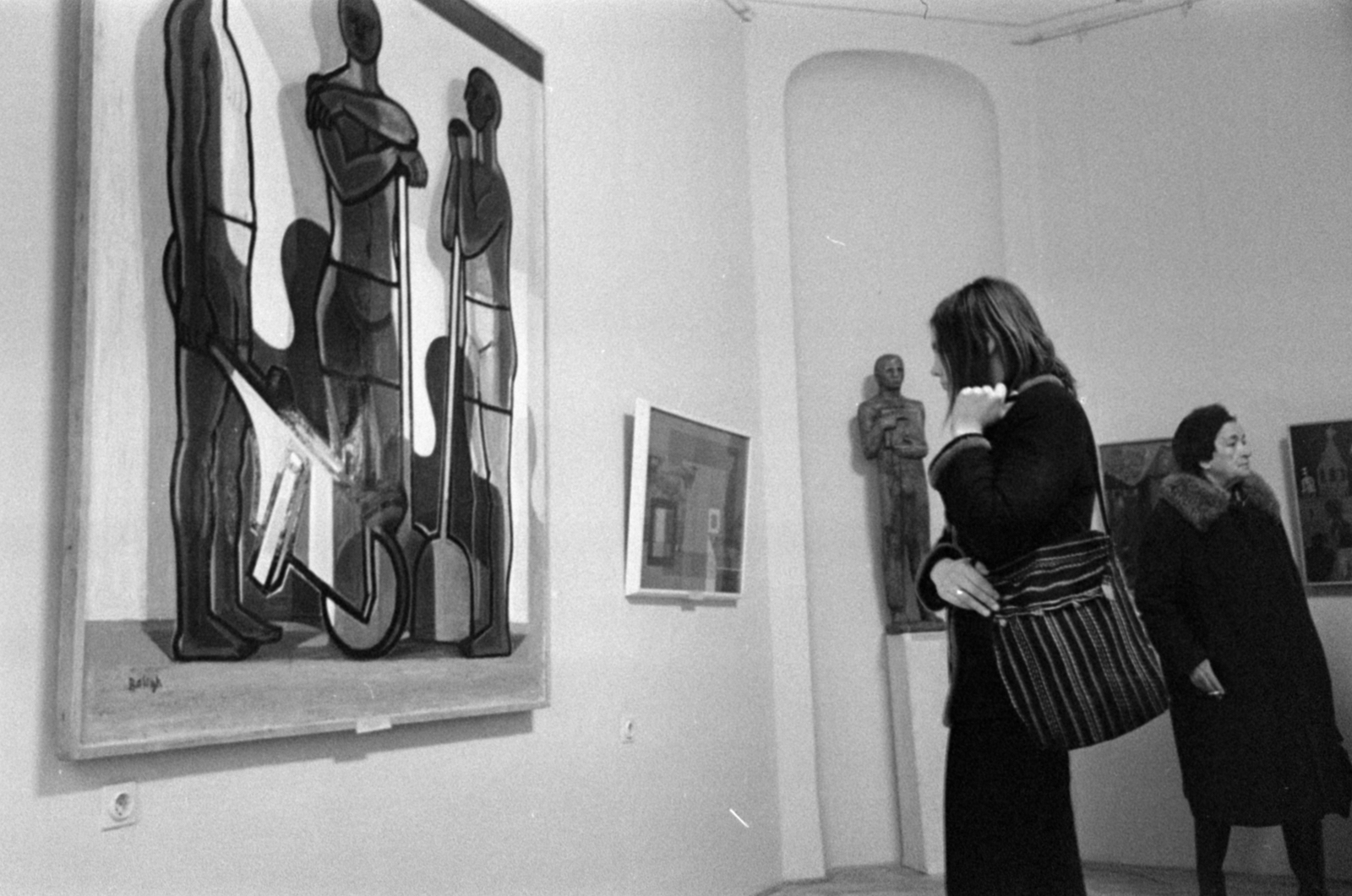 Hungary, Szentendre, Fő (Marx) tér 6., Ferenczy Múzeum. Pest megyei képzőművészek tárlata a KMP megalakulásának 50. évfordulója alkalmából. Balra Balogh László festőművész egyik alkotása., 1968, Bojár Sándor, Fortepan #179215