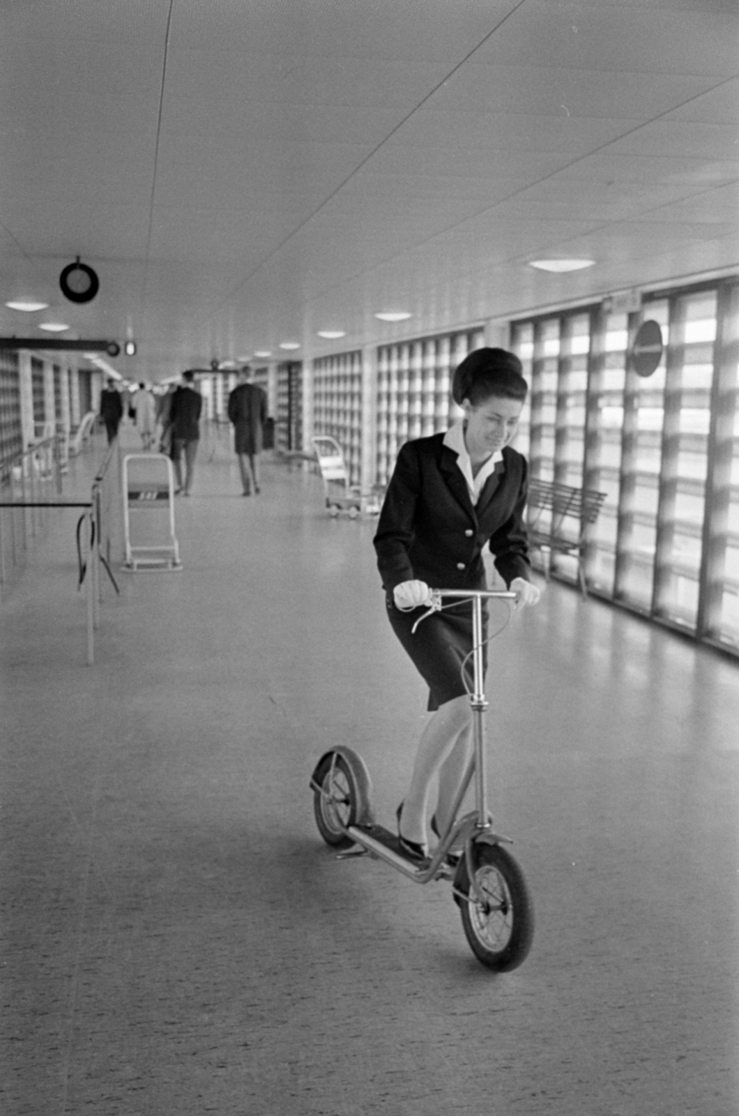 Denmark, Kastrup, Koppenhágai repülőtér (Københavns Lufthavn, Kastrup)., 1967, Bojár Sándor, scooter, Fortepan #179450