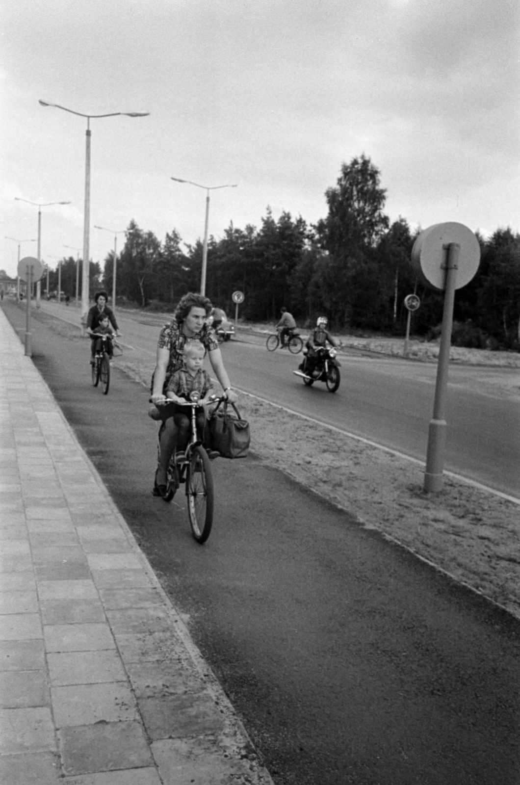Németország, Ludwigsfelde, Potsdamer Strasse., 1966, Bojár Sándor, NDK, Fortepan #179546