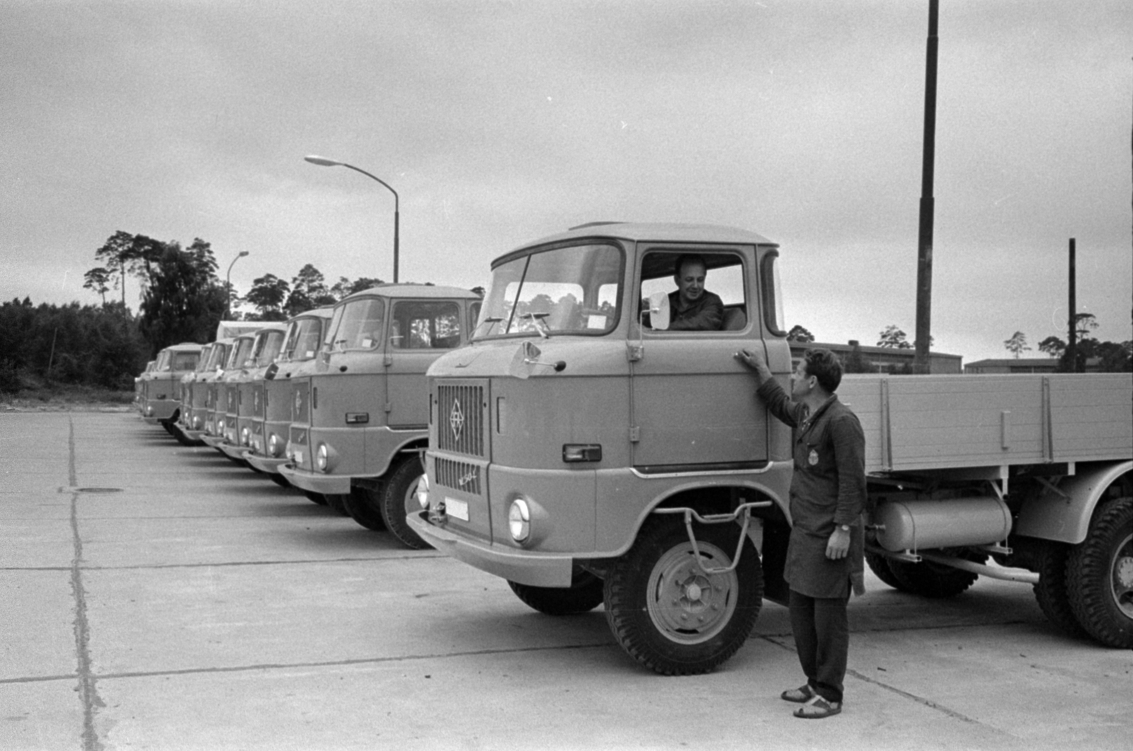 Németország, Ludwigsfelde, VEB IFA-Automobilwerke Ludwigsfelde udvara, IFA W50 típusú teherautók., 1966, Bojár Sándor, IFA-márka, NDK, IFA W50, Fortepan #179549