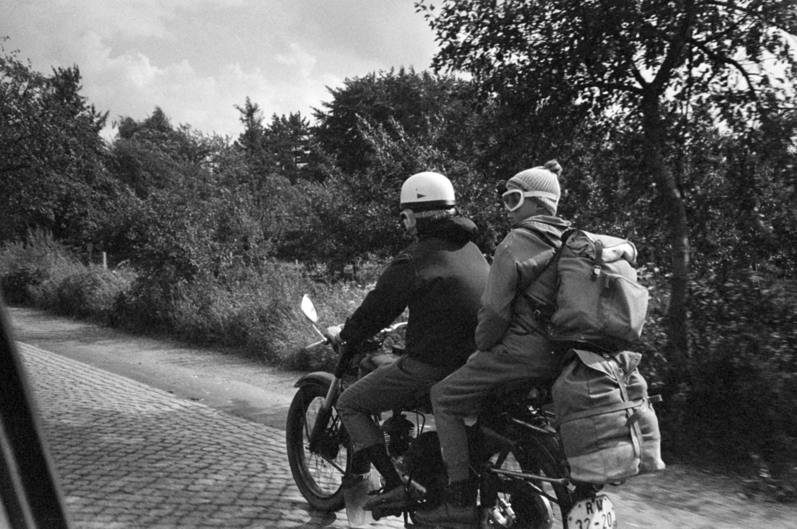 Németország, 1966, Bojár Sándor, NDK, motorkerékpár, bukósisak, hátizsák, motoros, motoros szemüveg, Fortepan #179571