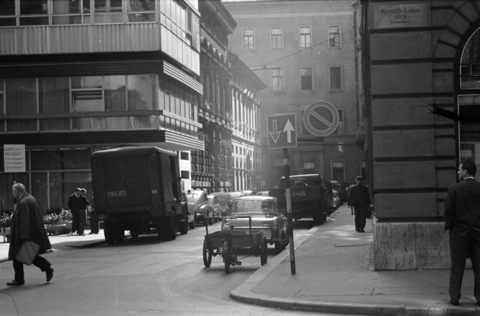 Magyarország, Budapest V., a Szép utca a Kossuth Lajos utca felől., 1969, Bojár Sándor, Budapest, Fortepan #179622