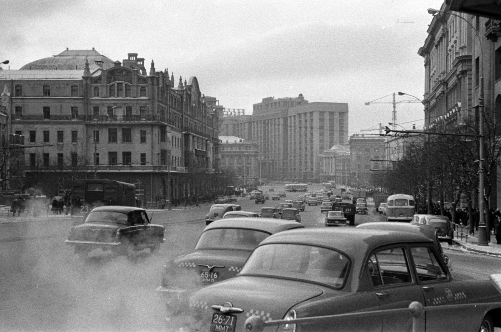 Oroszország, Moszkva, Tyeatralnij projezd (Proszpekta Marksza) a Színház (Szverdlov) tér felé nézve., 1964, Bojár Sándor, Fortepan #179757