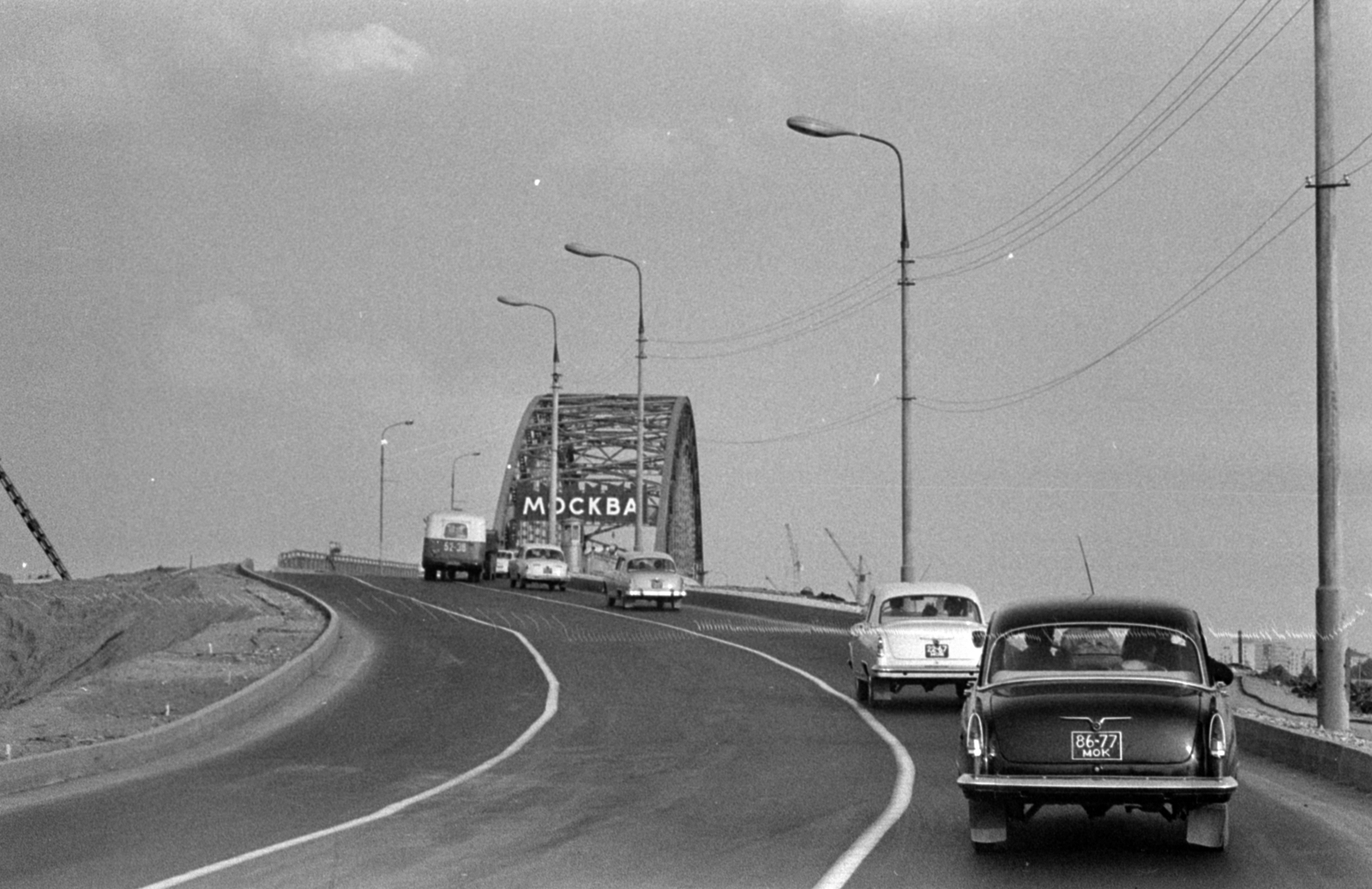 Oroszország, Moszkva, a Seremetyevói repülőtérről bevezető Leningrádi út, szemben a Leningradszkij híd, 1967, Bojár Sándor, Szovjetunió, Fortepan #179764
