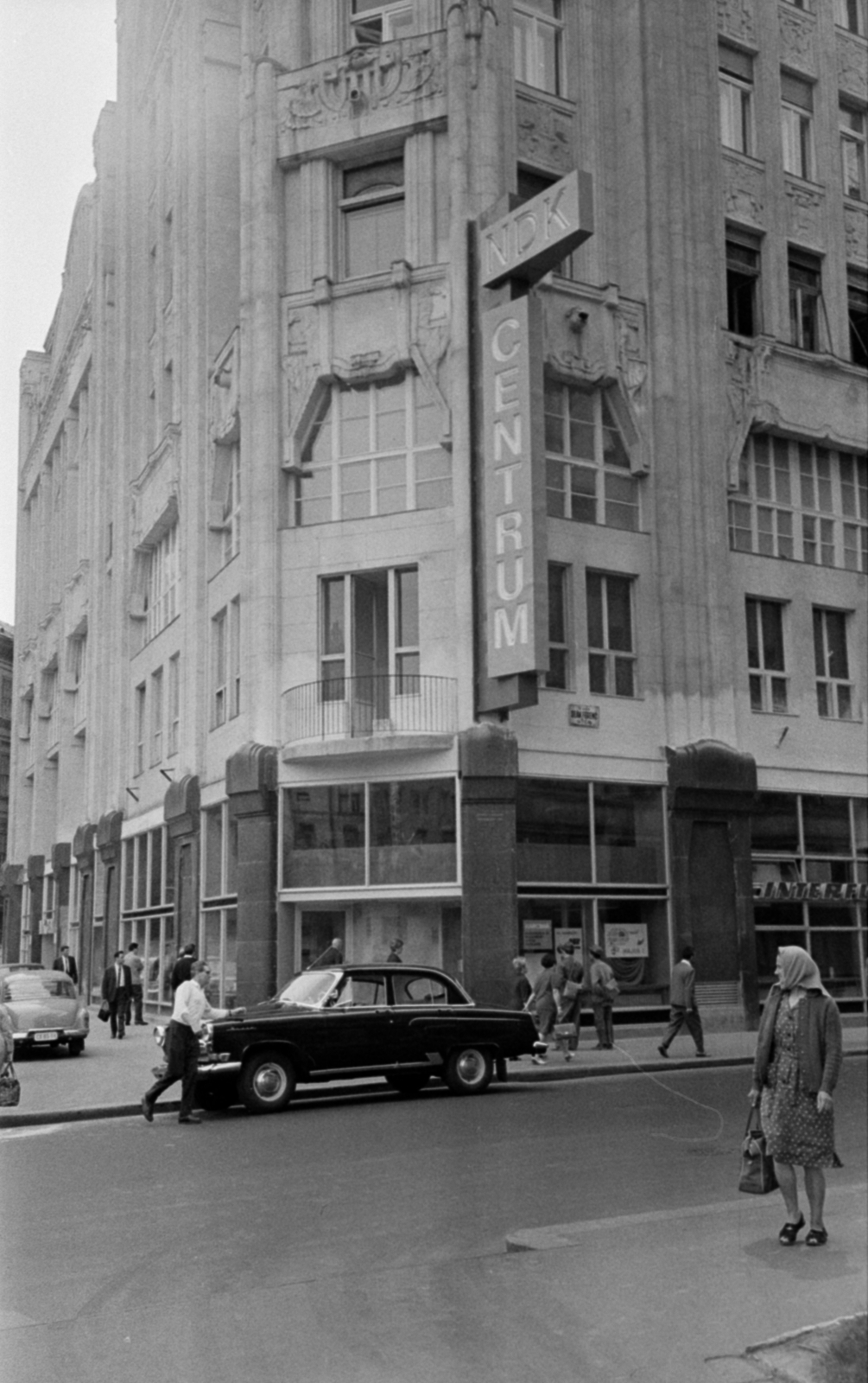 Hungary, Budapest V., Deák Ferenc tér 3., az NDK Budapesti Kulturális és Tájékoztatási Központja., 1968, Bojár Sándor, Budapest, Fortepan #179828