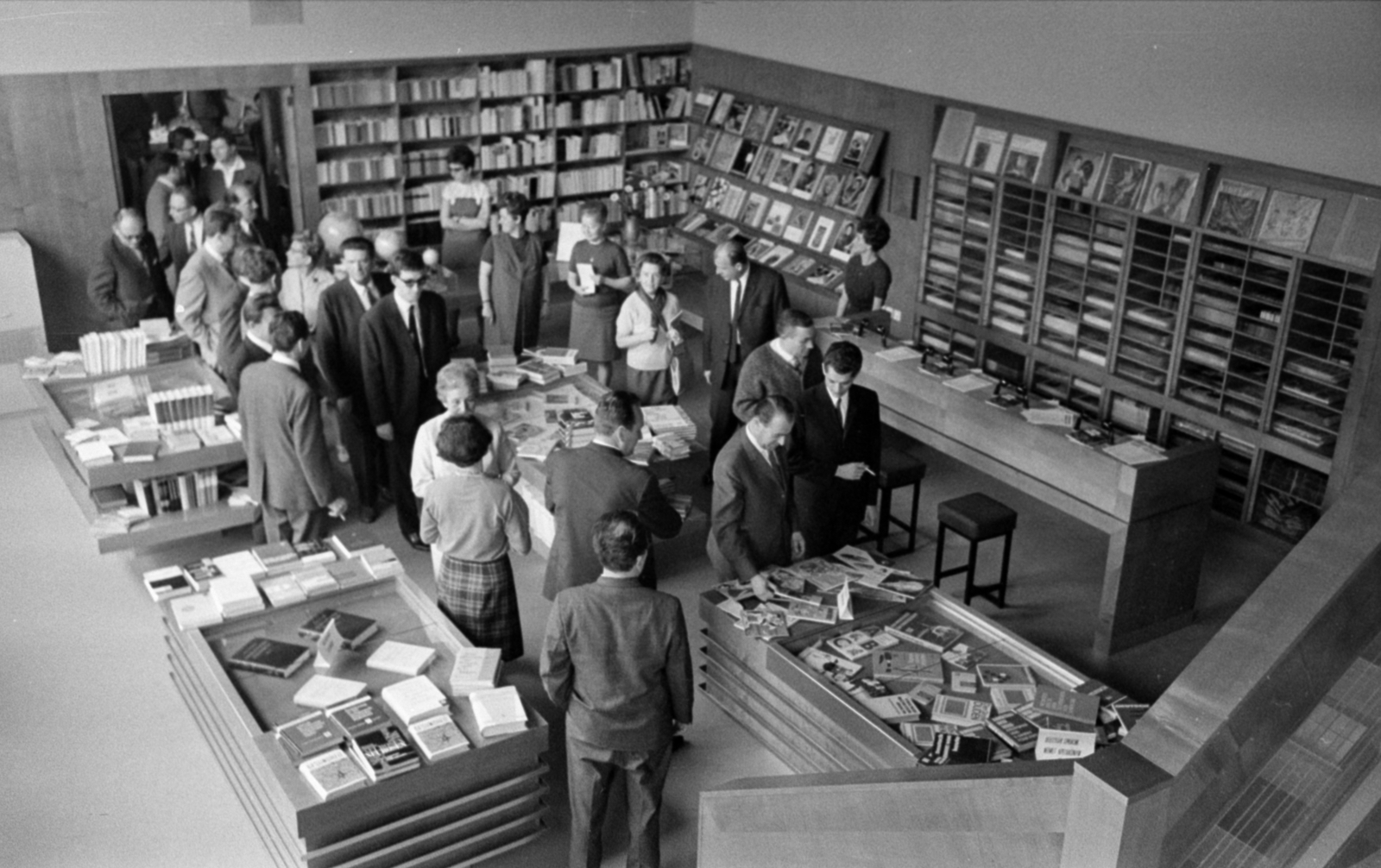Hungary, Budapest V., a felvétel az NDK Budapesti Kulturális és Tájékoztatási Központjának megnyitásakor készült., 1968, Bojár Sándor, Budapest, Fortepan #179830