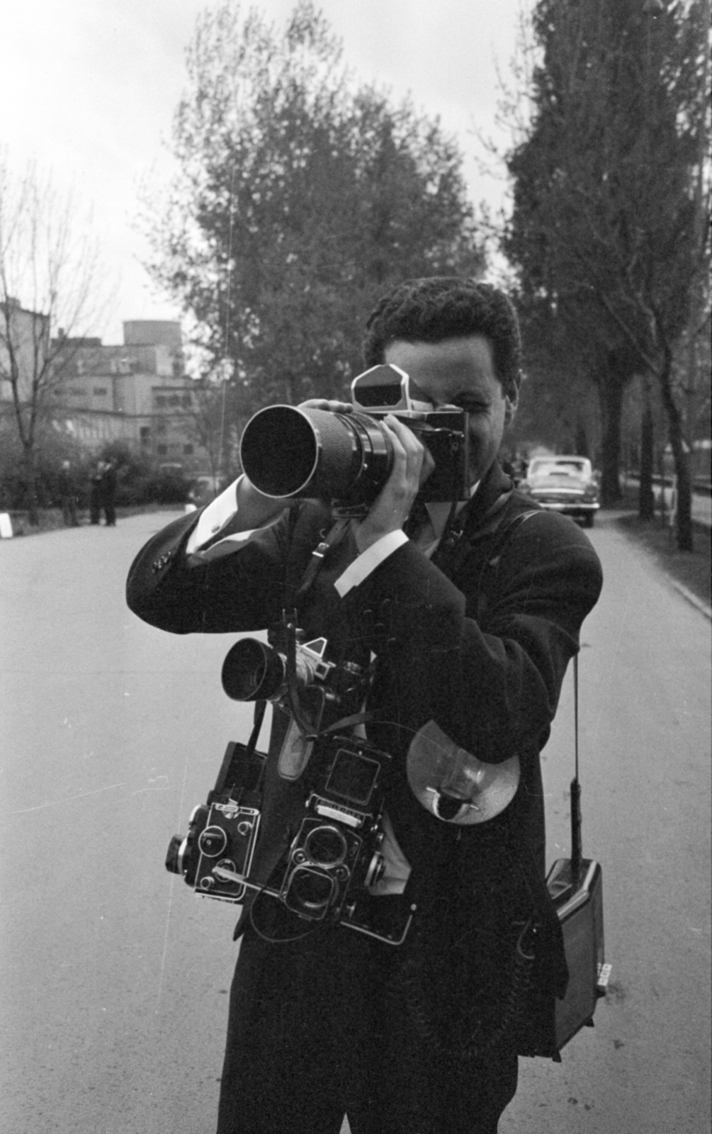 Magyarország, Székesfehérvár, Kabáczy Szilárd fotóriporter, fotóművész., 1965, Bojár Sándor, fényképezőgép, Rollei Rolleiflex, Pentacon-márka, Kijev-márka, KW Praktina, fotóriporter, Fortepan #179831