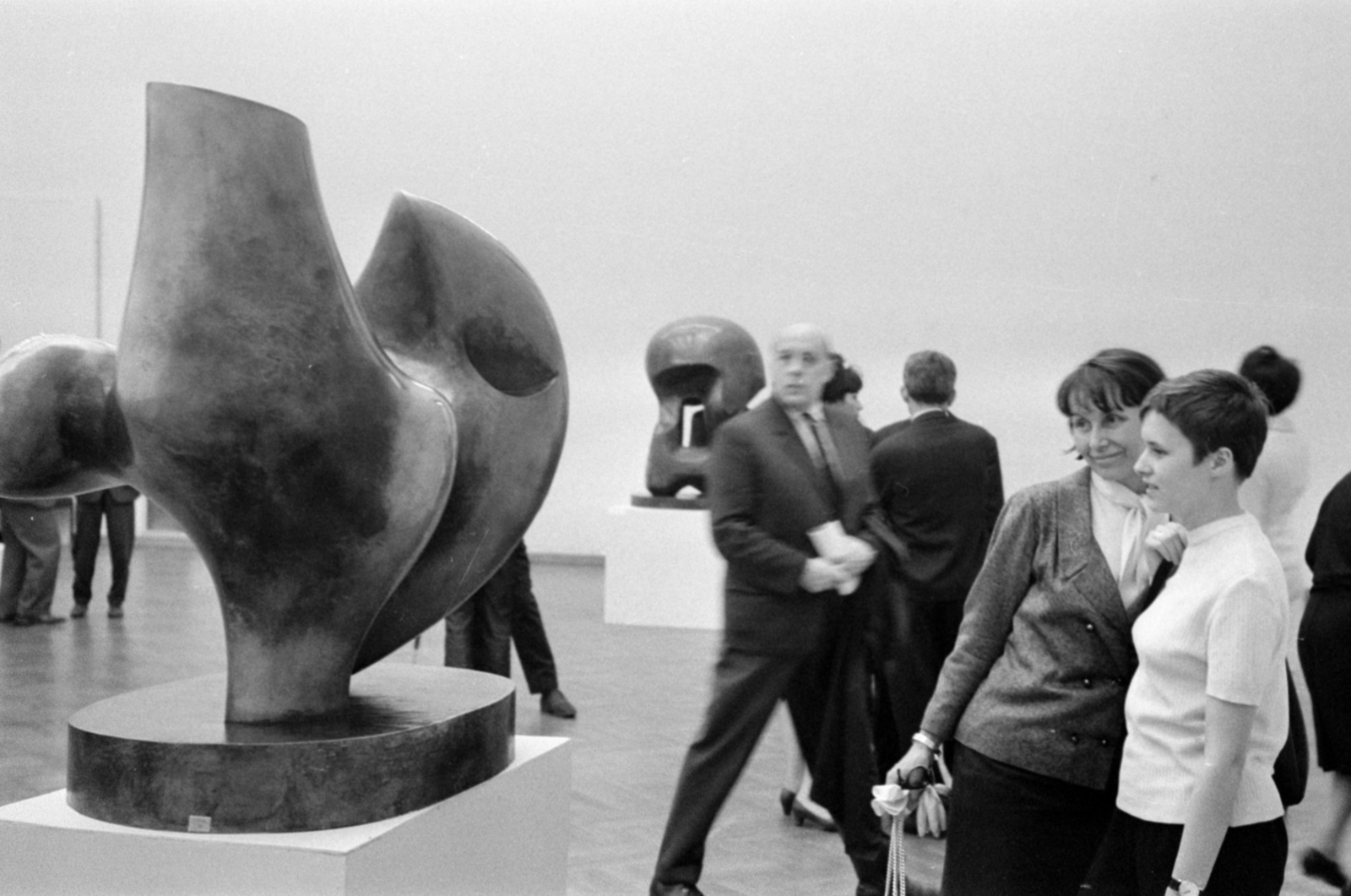 Hungary, Budapest XIV., Műcsarnok, Henry Moore angol szobrászművész kiállítása., 1967, Bojár Sándor, Budapest, Fortepan #180082
