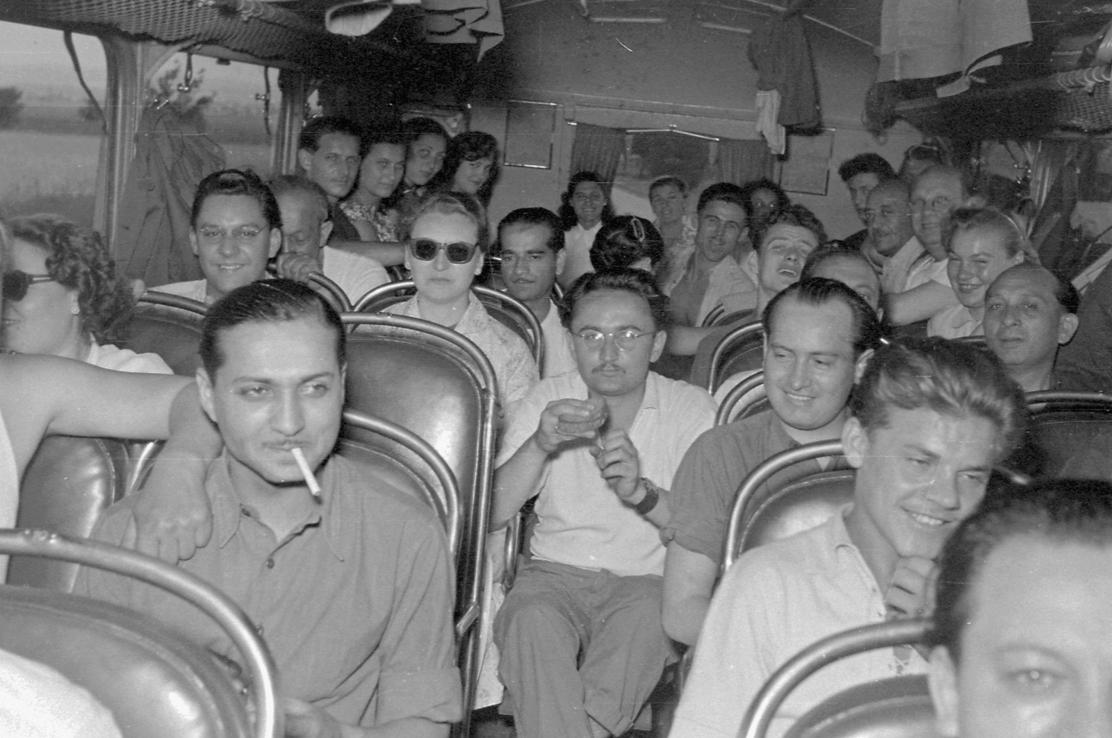 1954, Magyar Rendőr, excursion, cigarette, bus, passenger, Fortepan #18015