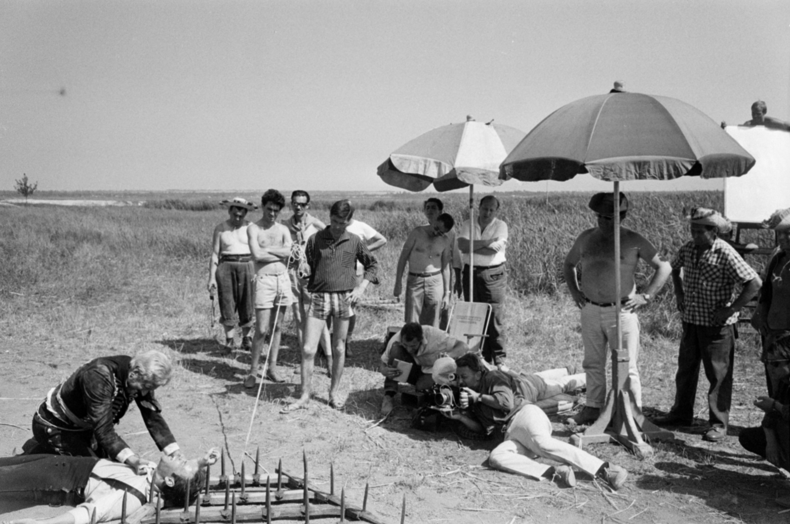 Hungary, Lake Velence, Pákozd, Szúnyog-sziget, a „Die letzte Kompanie” (Az utolsó csapat) című 1930-as német film új változatának forgatása Eine Handvoll Helden (Die letzte Kompanie) címmel., 1967, Bojár Sándor, filming, Fortepan #180194